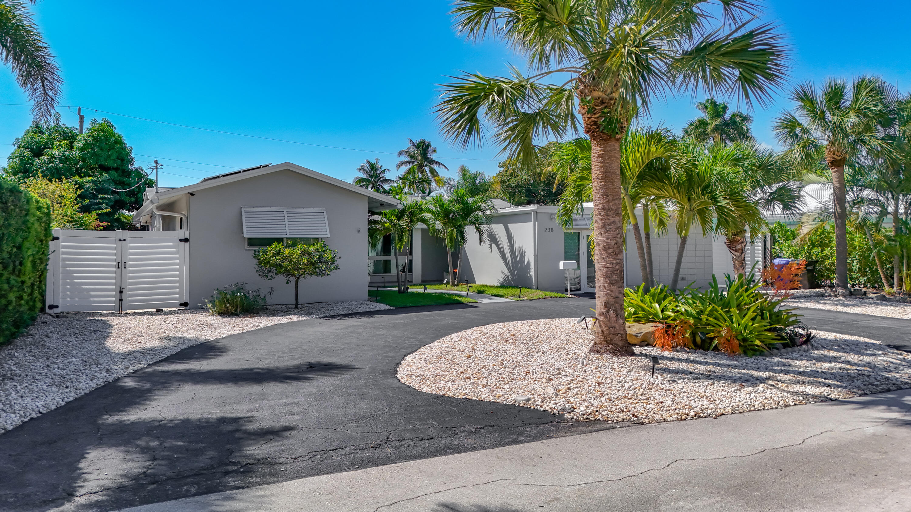 238 Corsair Avenue-11