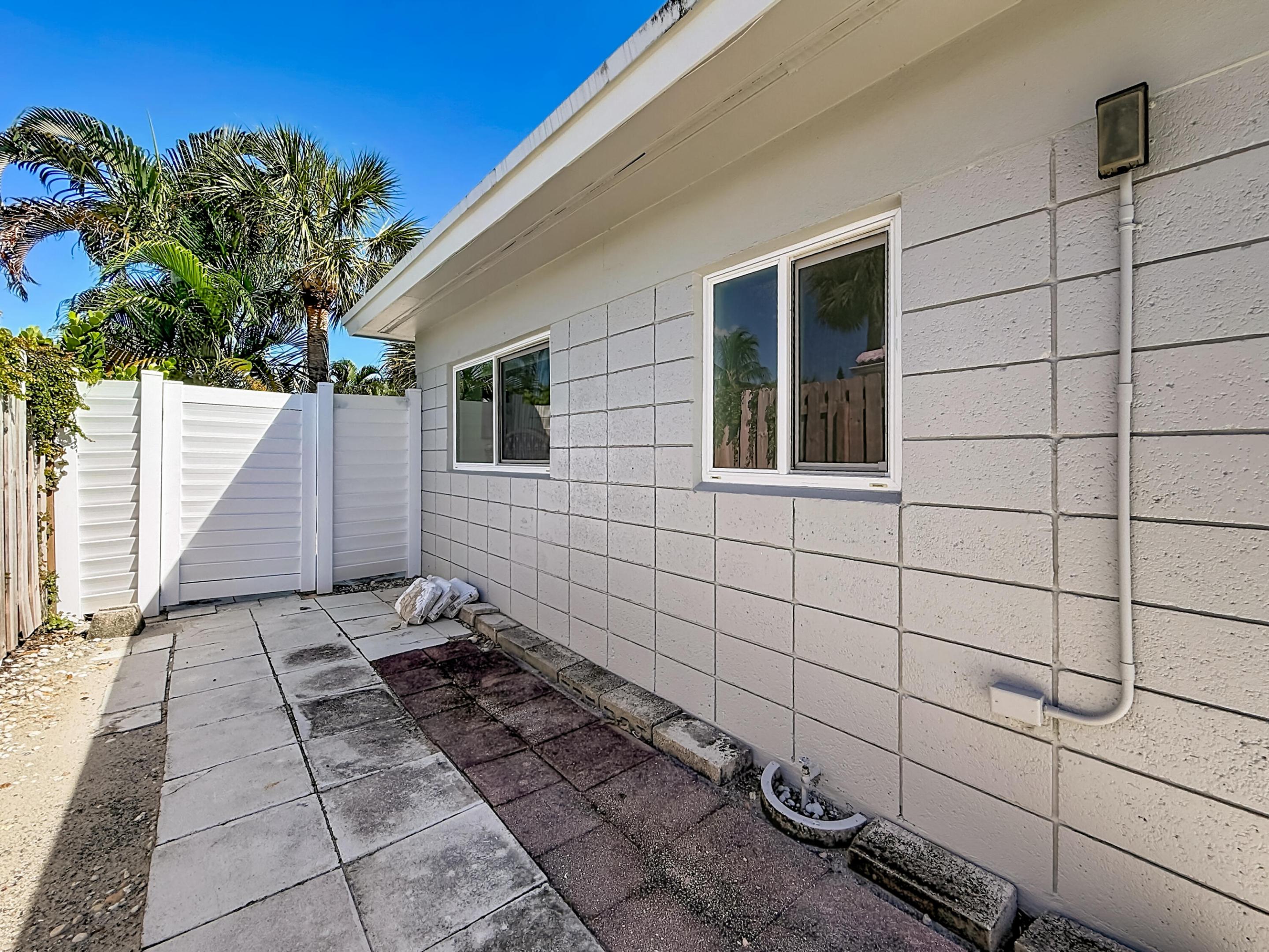 238 Corsair Avenue-100
