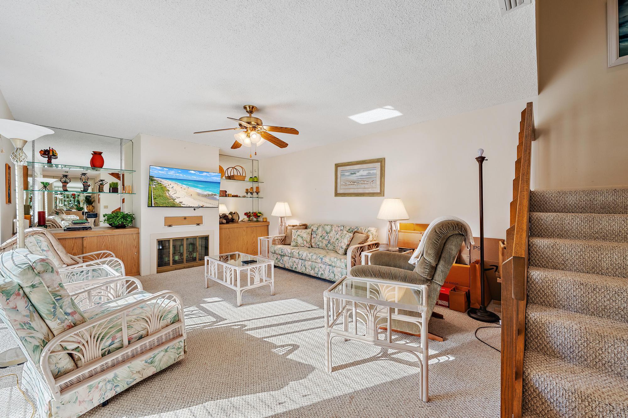 825 Center St 20C-4