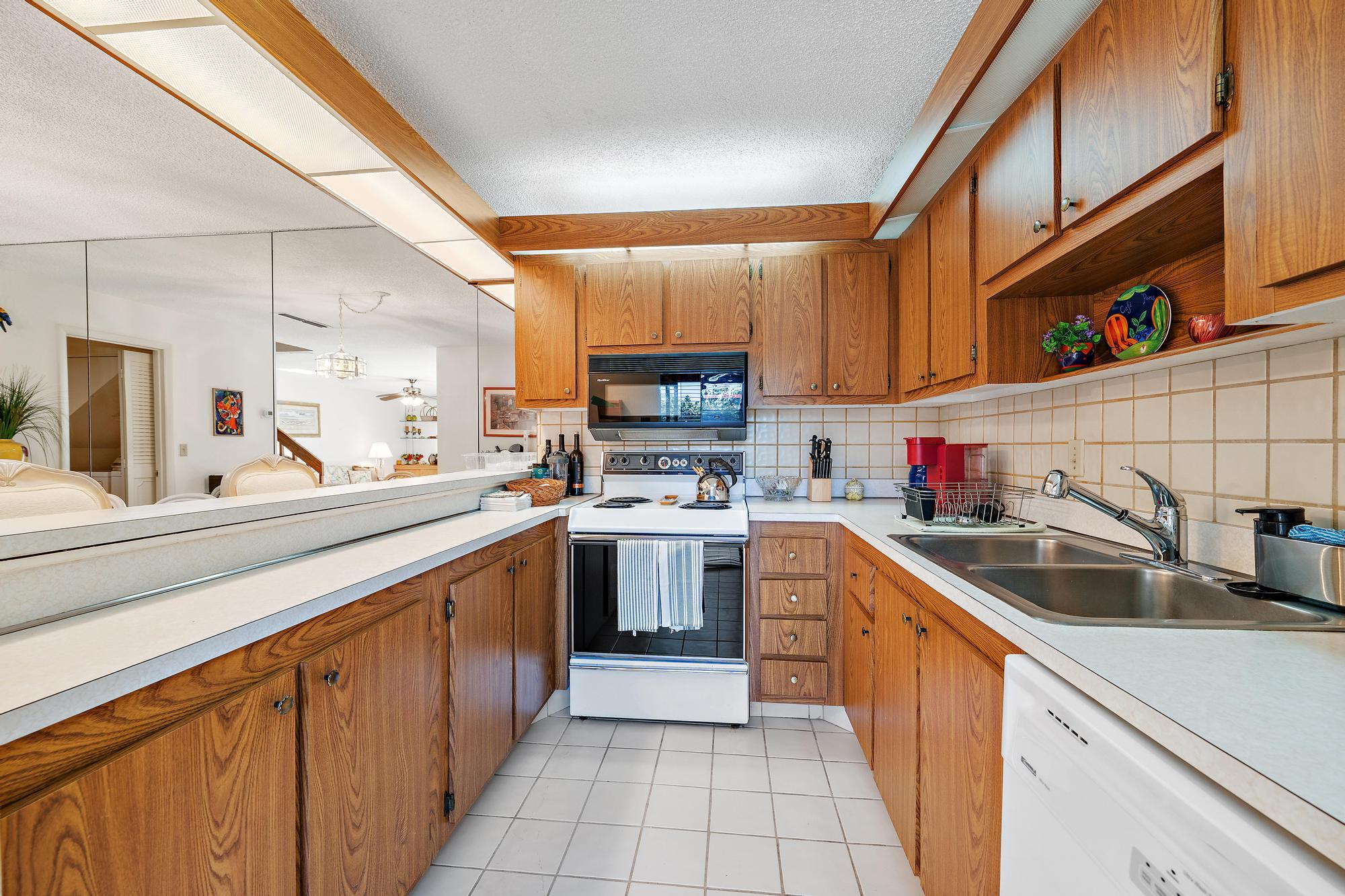 825 Center St 20C-9