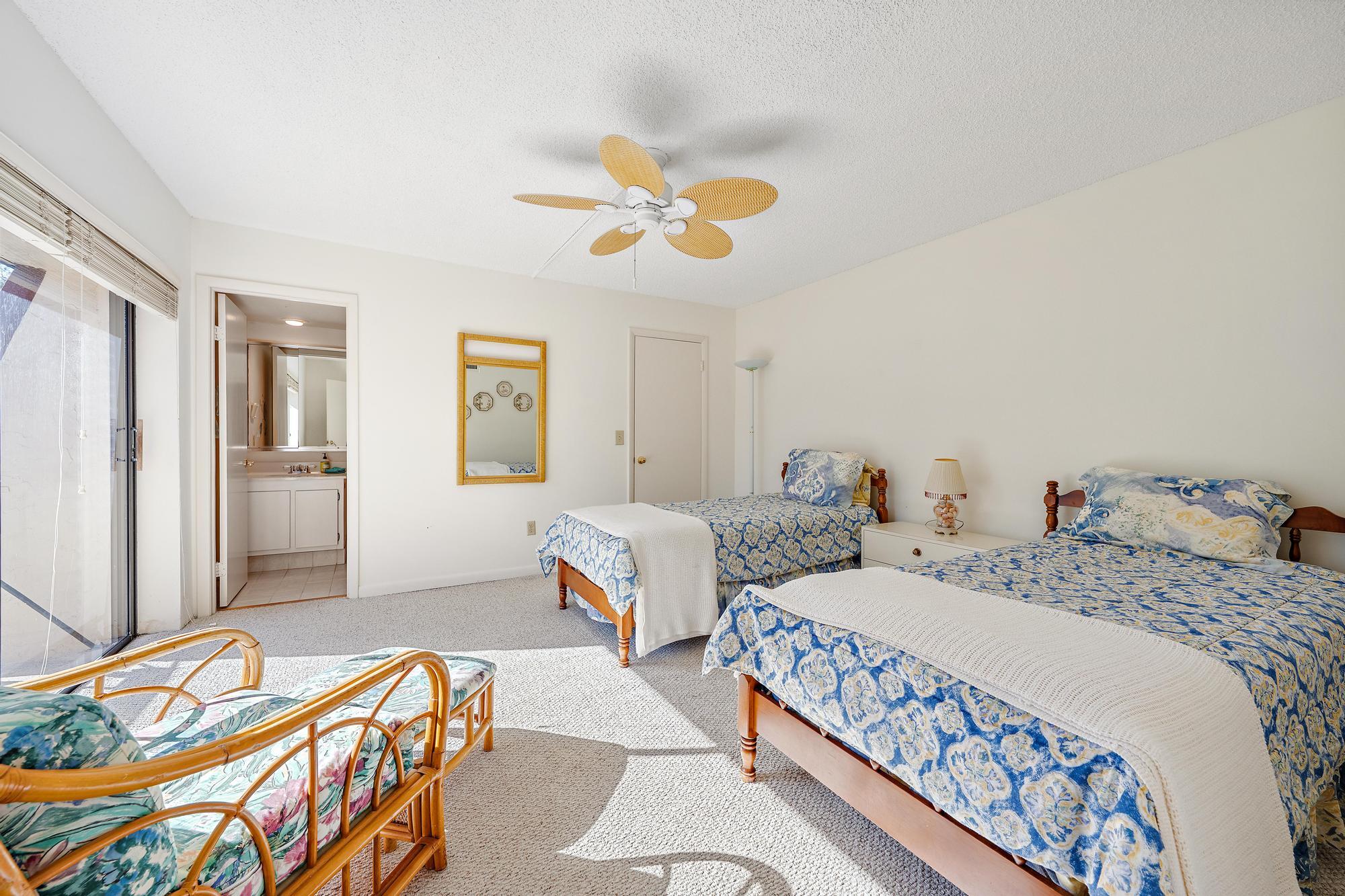 825 Center St 20C-16