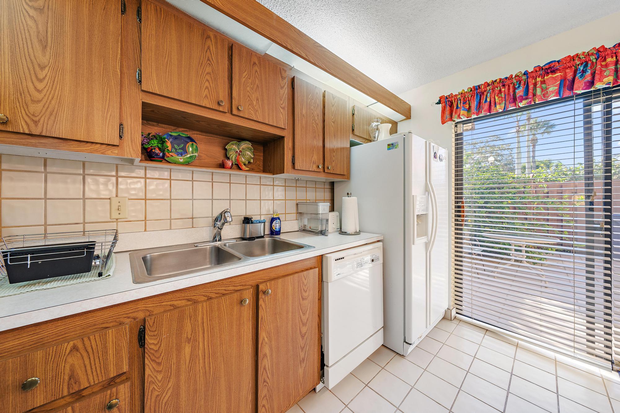825 Center St 20C-10