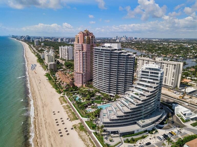 Auberge Aerial 7