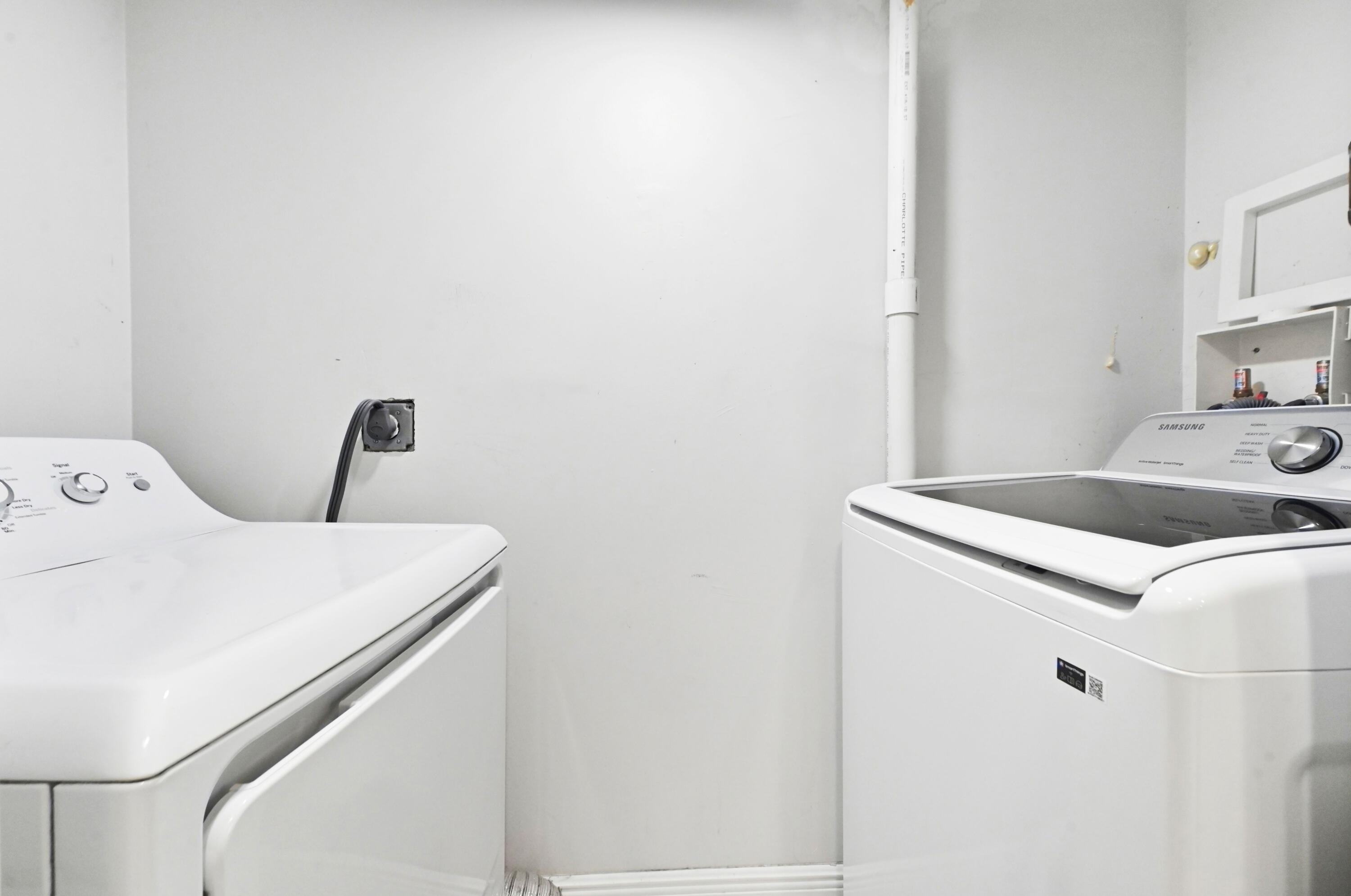 12 Laundry room 01