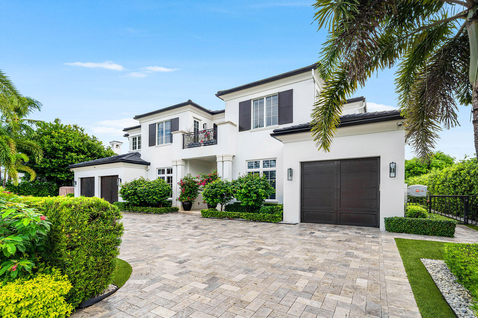 2296_Acorn_Palm_Road_04
