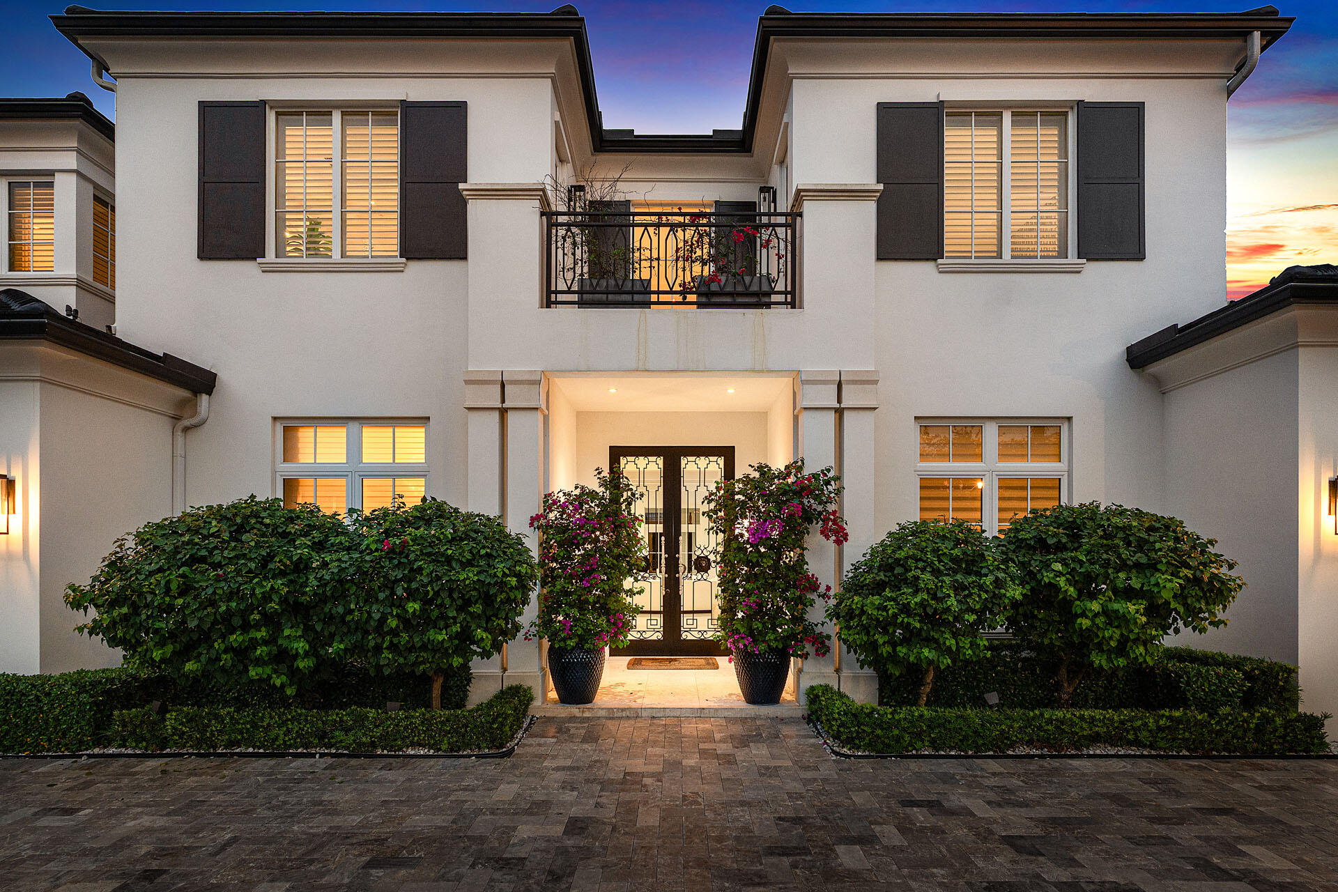 2296_Acorn_Palm_Road_Dusk_05