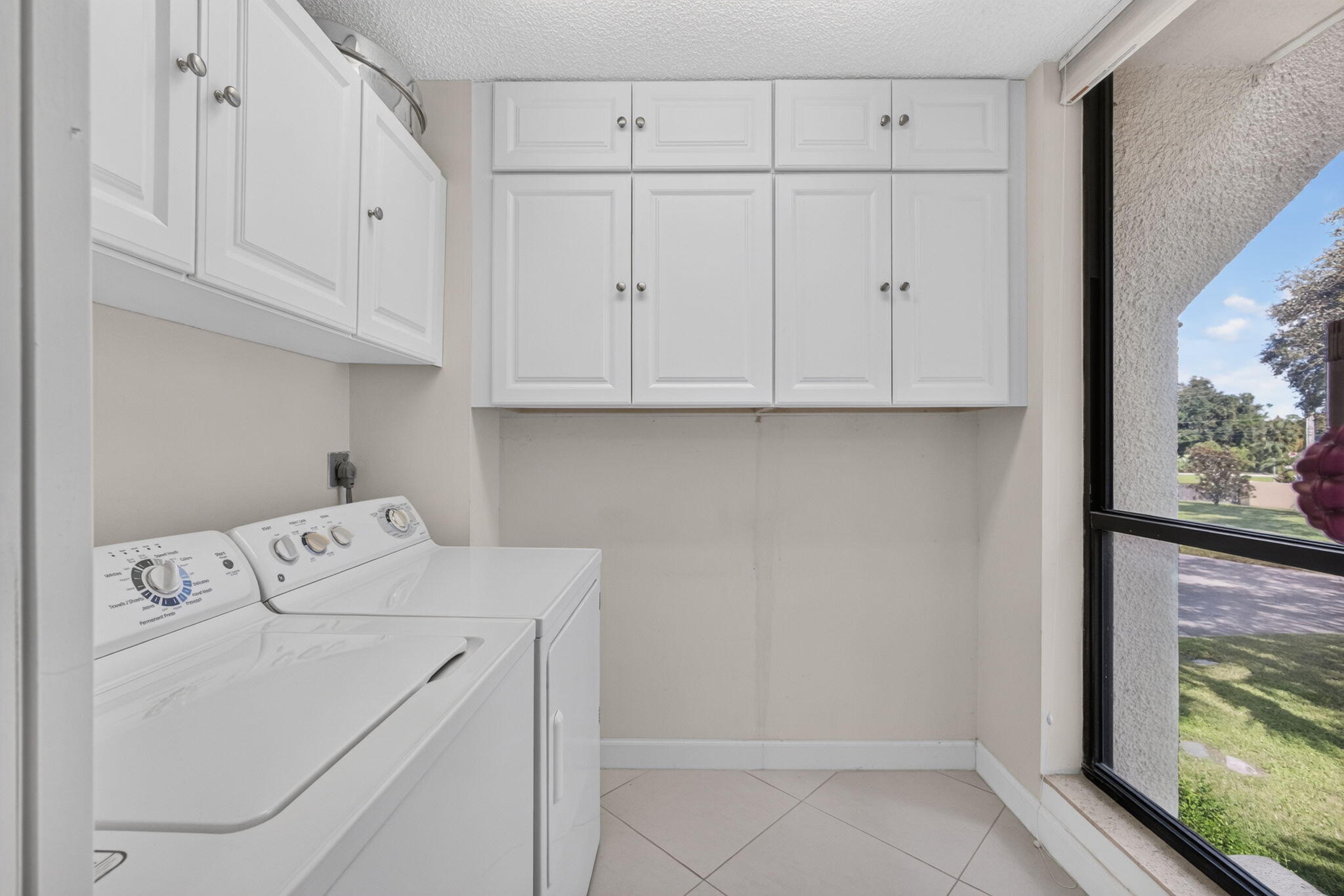 71-web-or-mls-Laundry Room