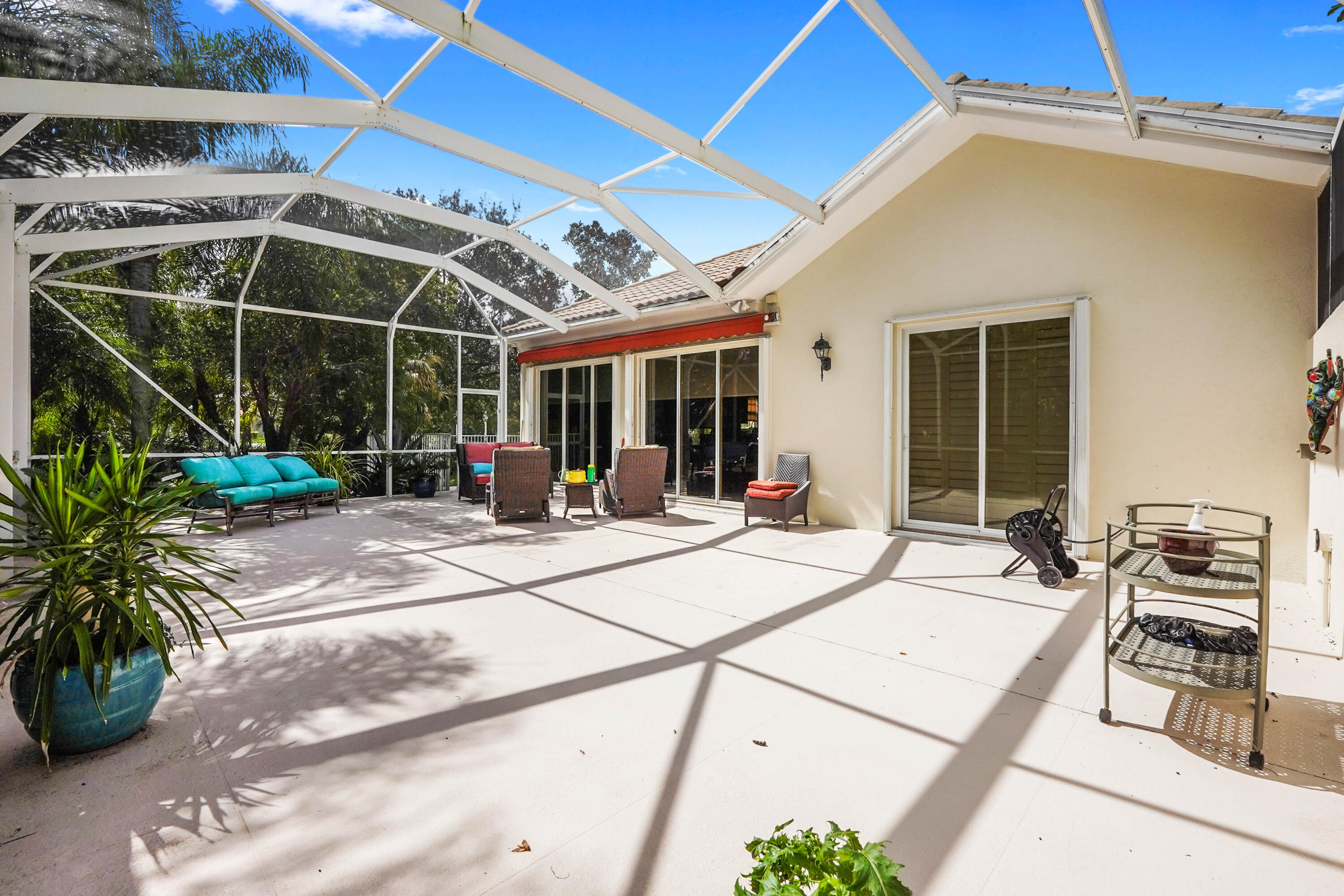29 Patio 02