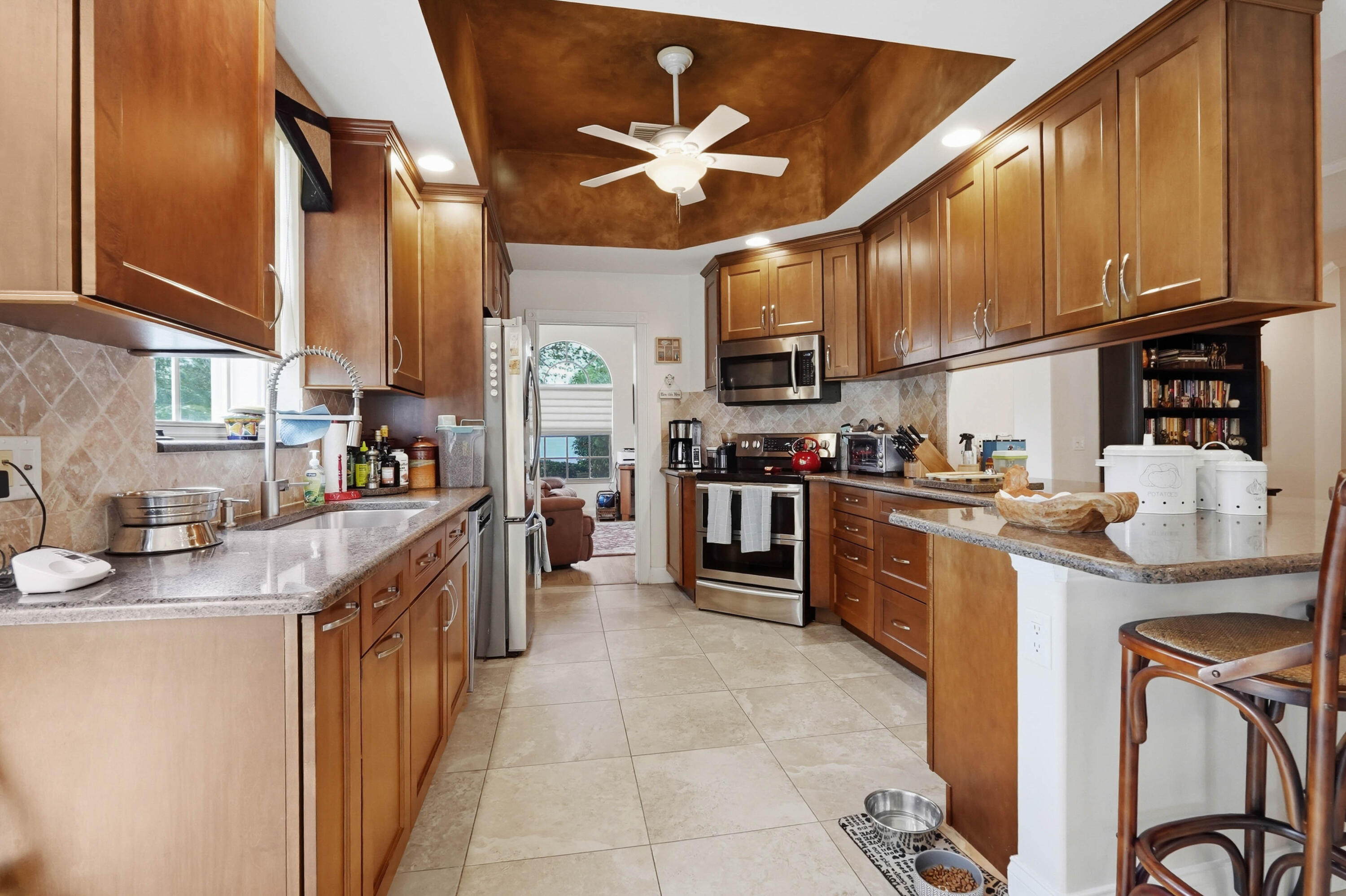 16 Kitchen 01