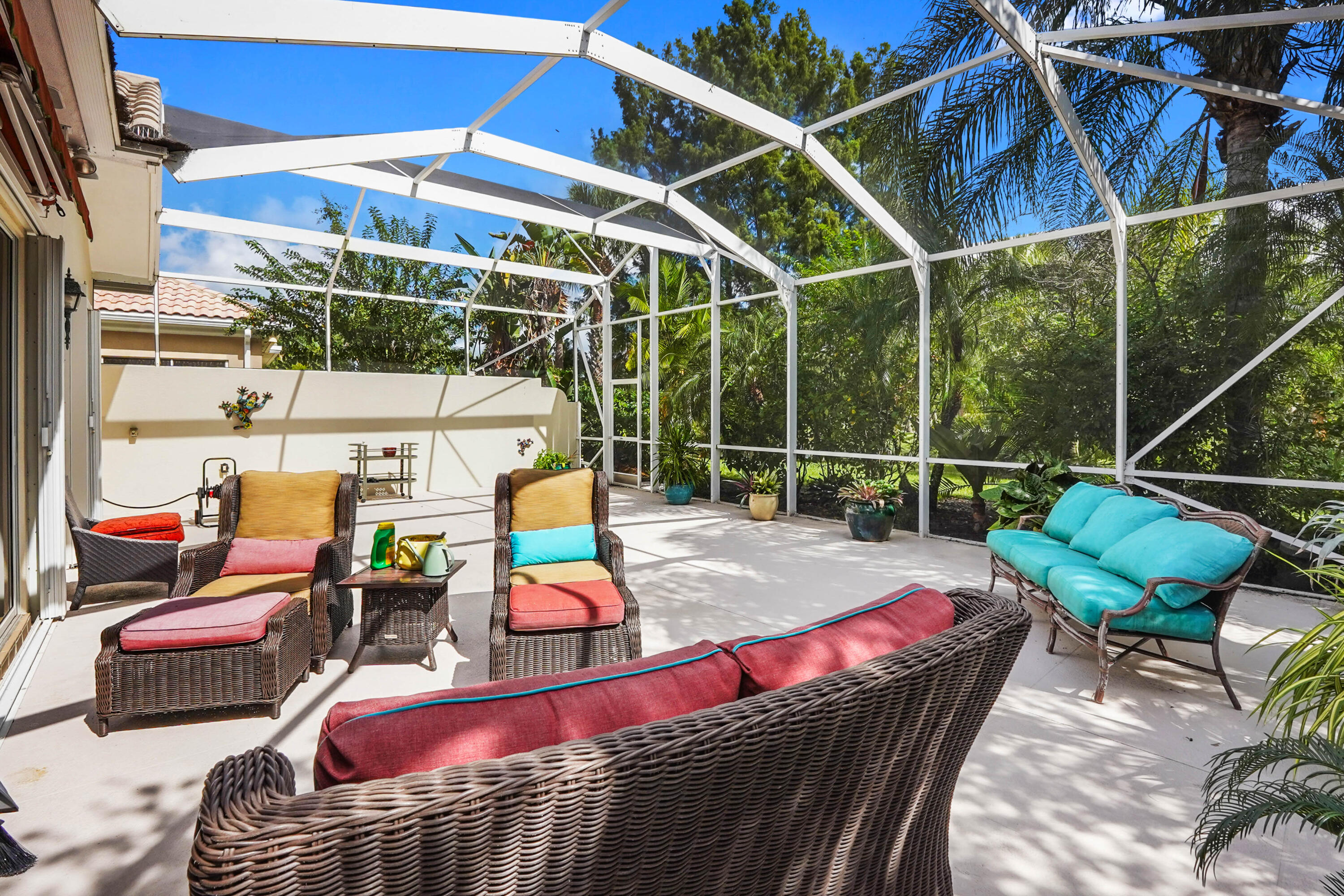 30 Patio 03