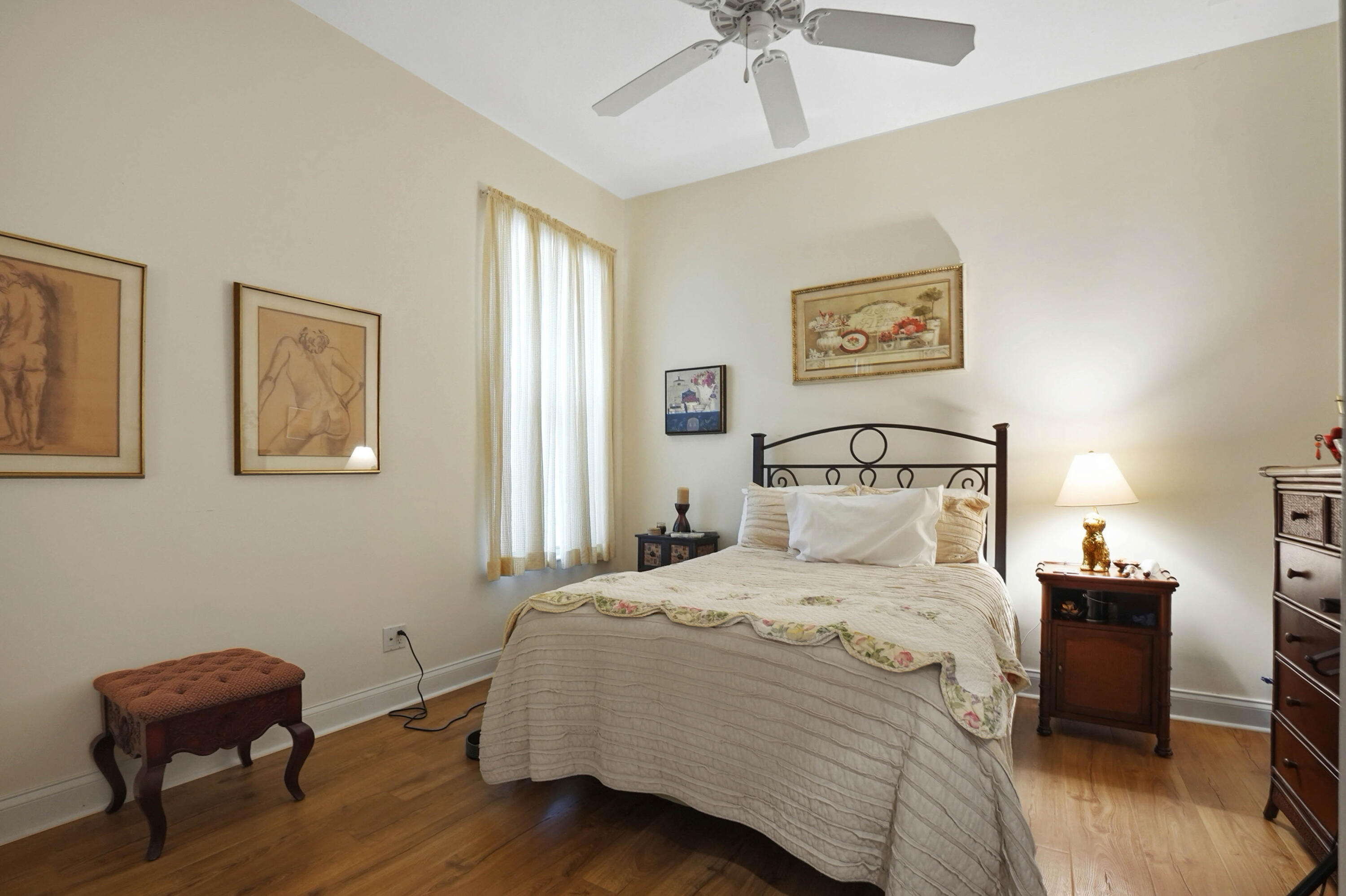 09 Bedroom 04