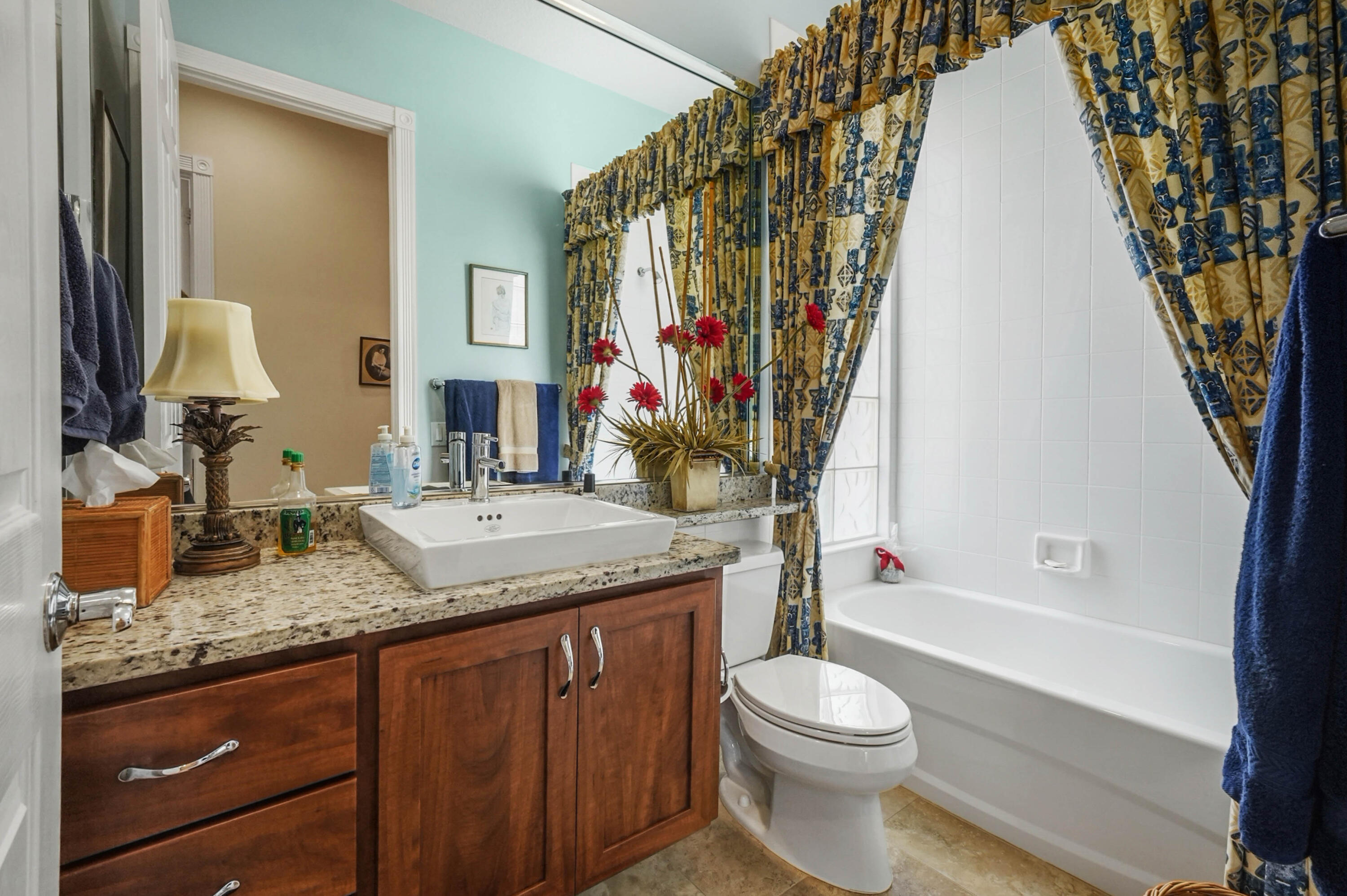 04 Bathroom 01