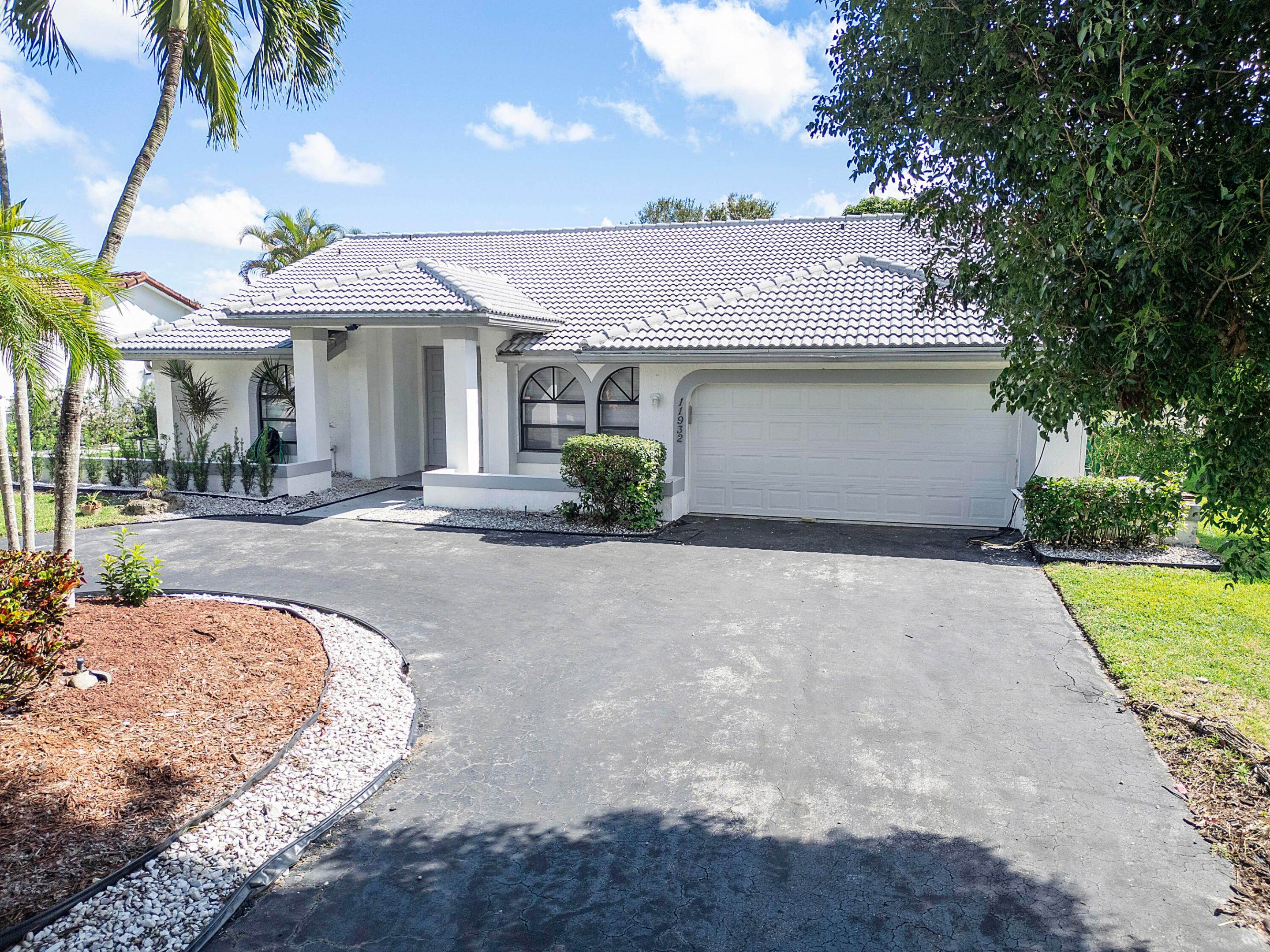 11932 nw 2nd st_001