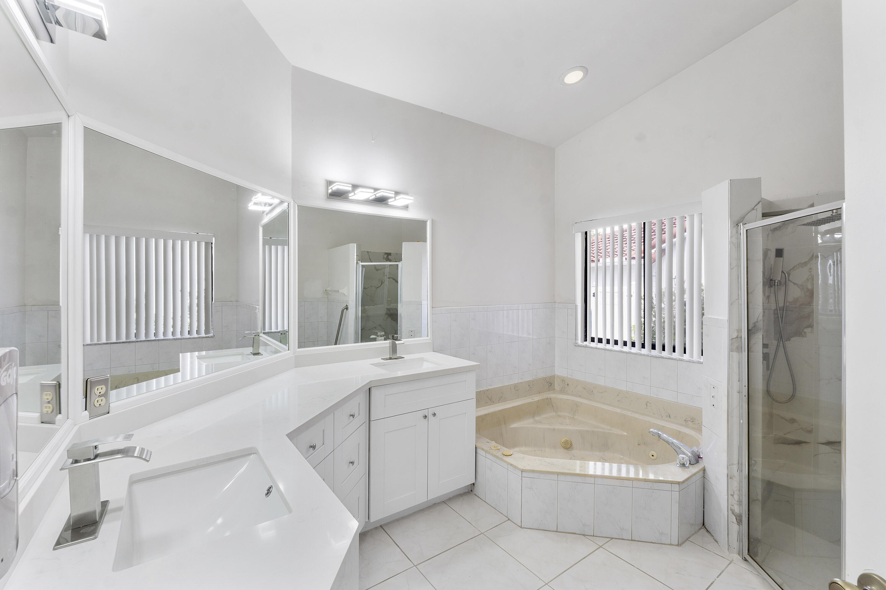 11932 nw 2nd st_025
