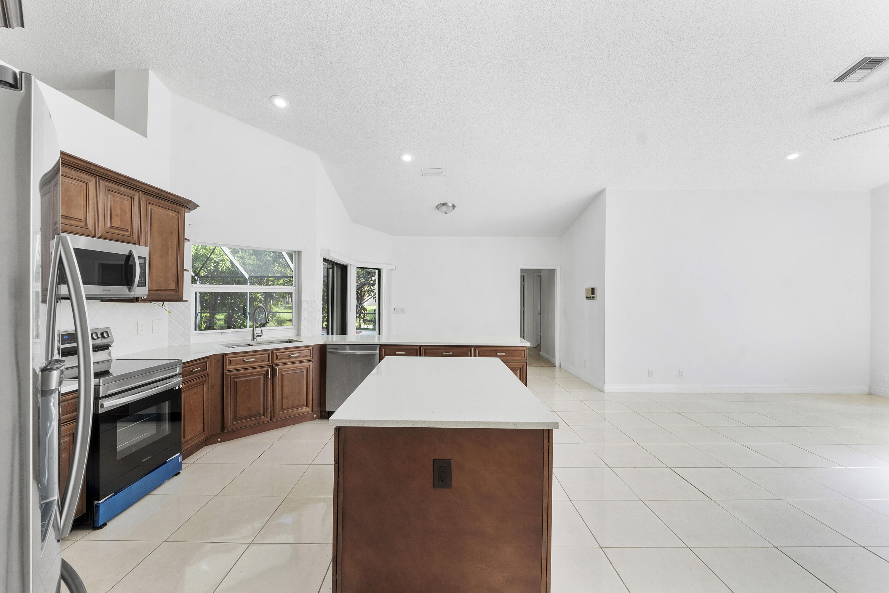 11932 nw 2nd st_043