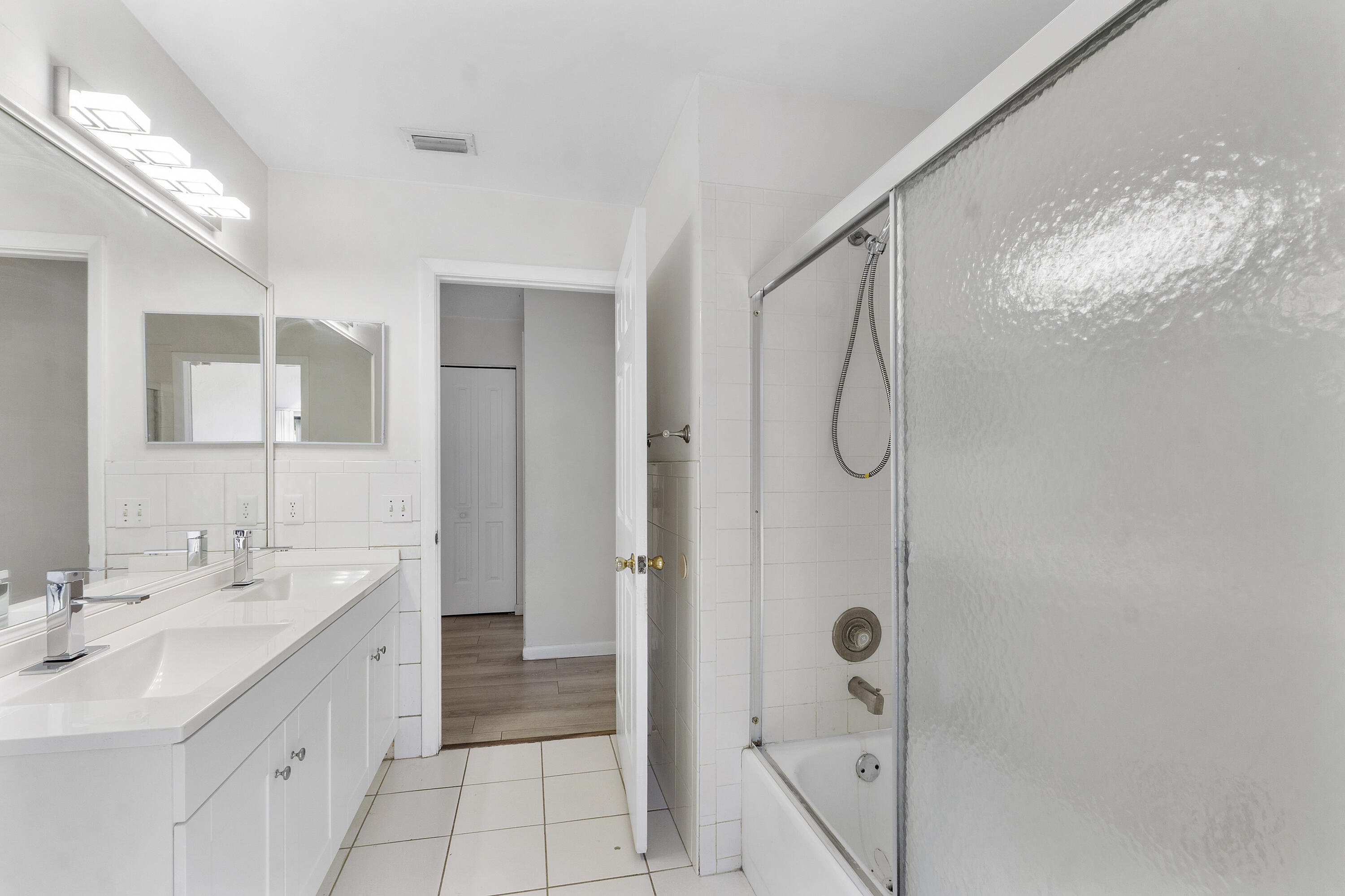 11932 nw 2nd st_052