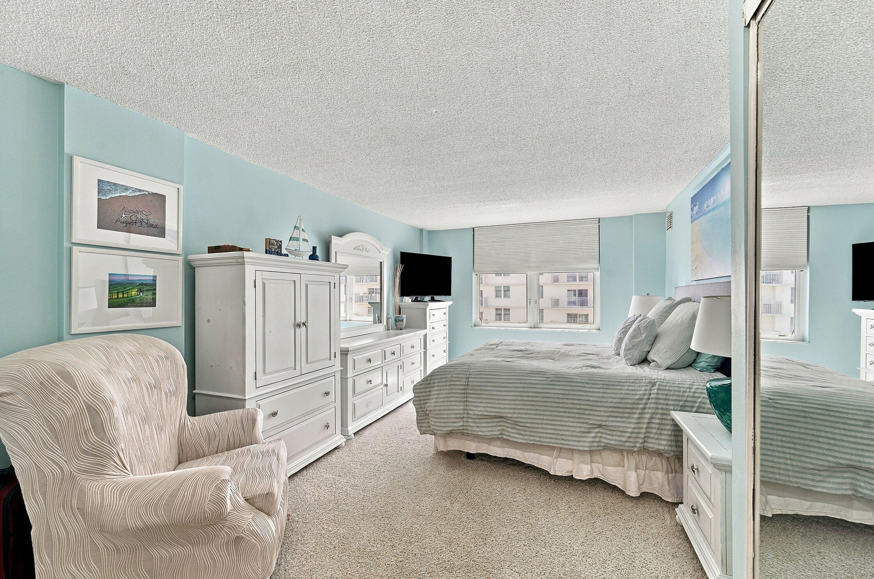 17_bedroom