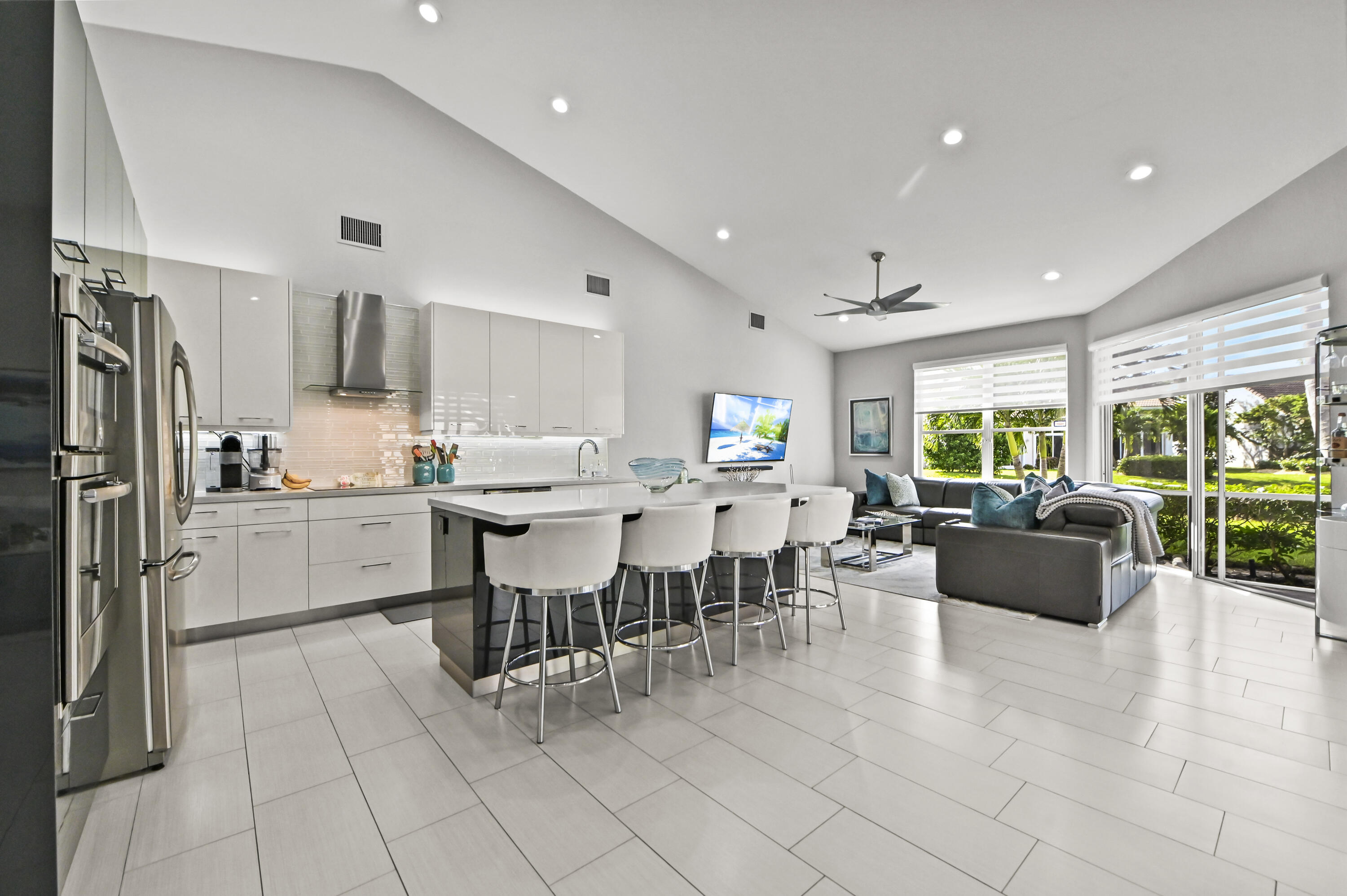 13 Kitchen 01