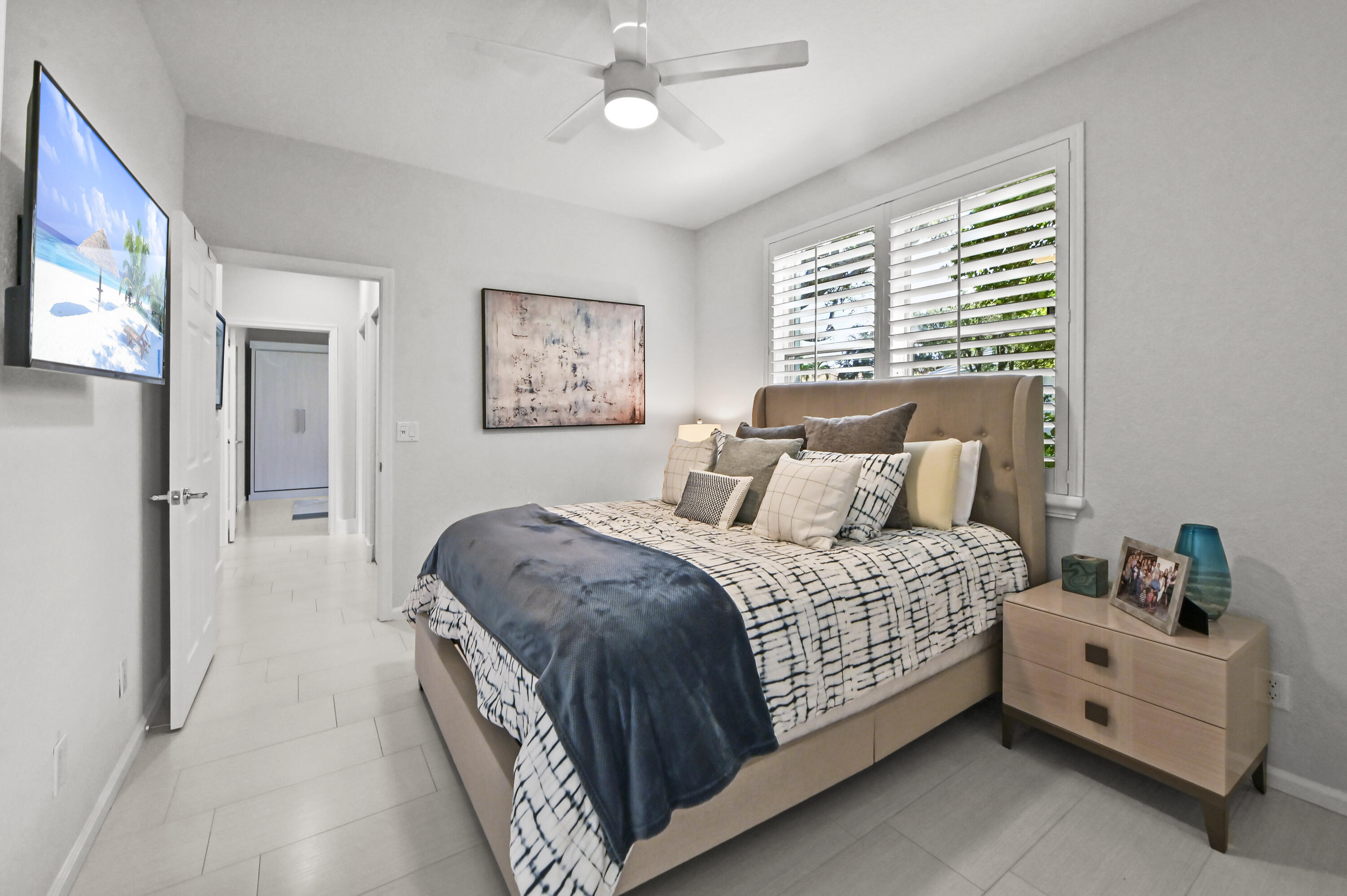 28 Bedroom 02