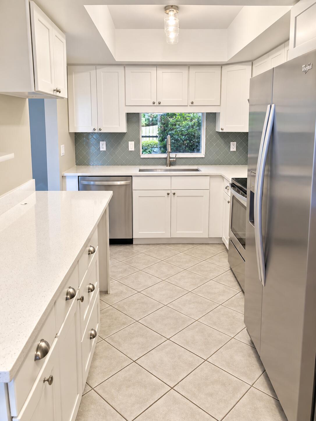 kitchen-255 paradise blvd