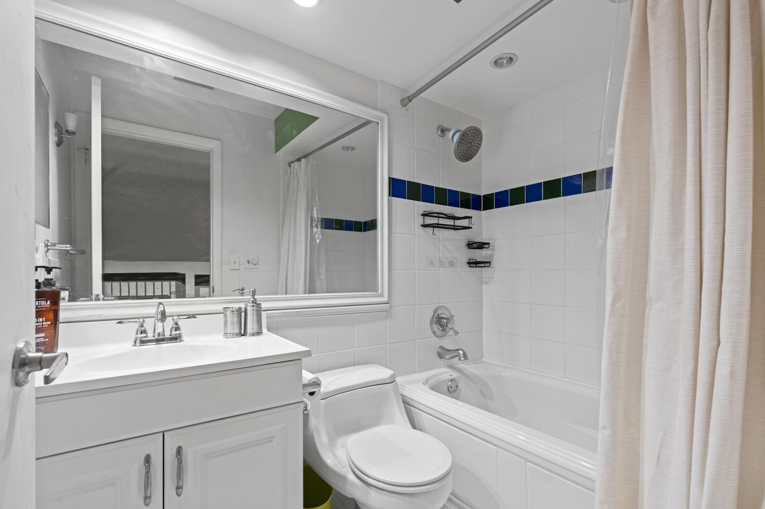 Full Bathroom #2