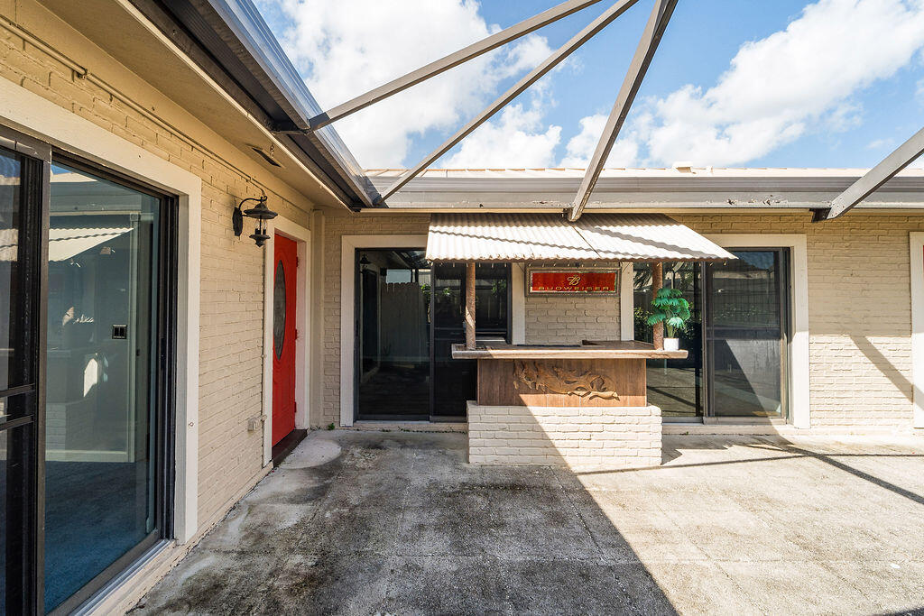 Fully screened Patio