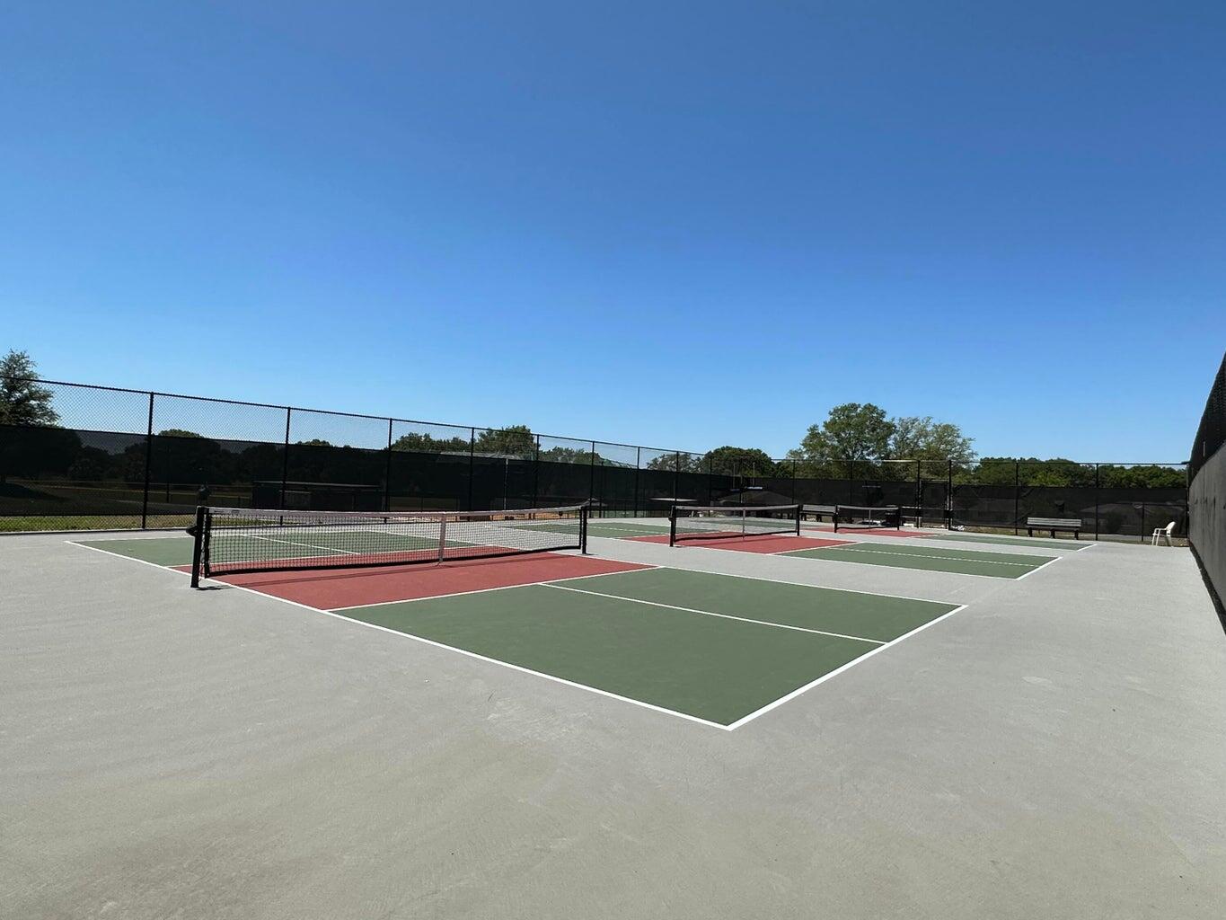 OTOW Pickleball Court