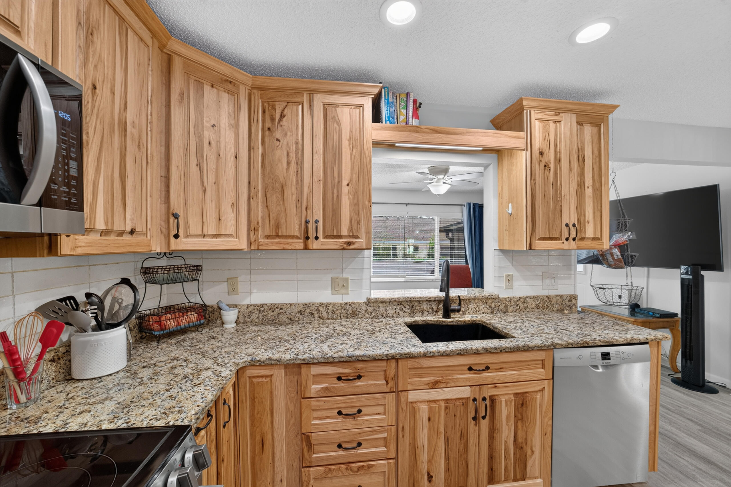 Wood Cabinets & Granite Countertops