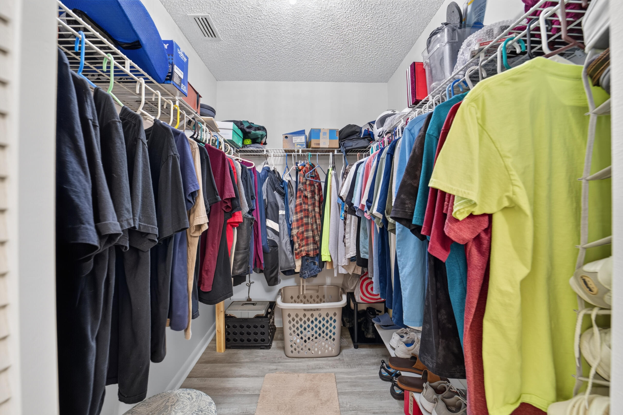 Walk-in Closet
