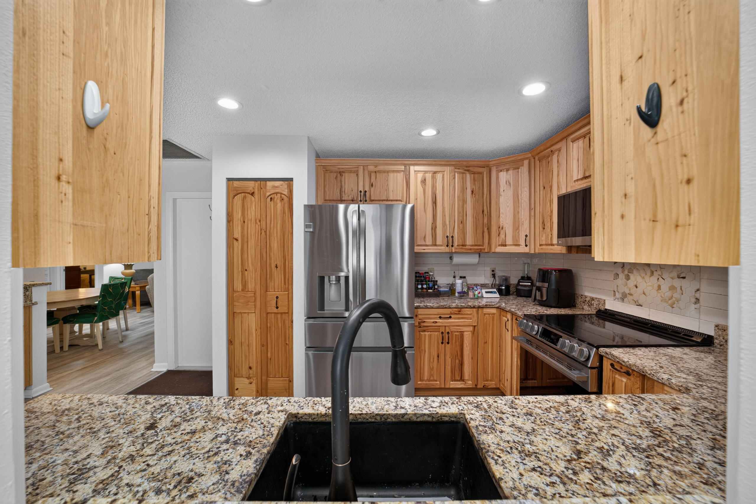 Passthrough Kitchen & FLEX Room