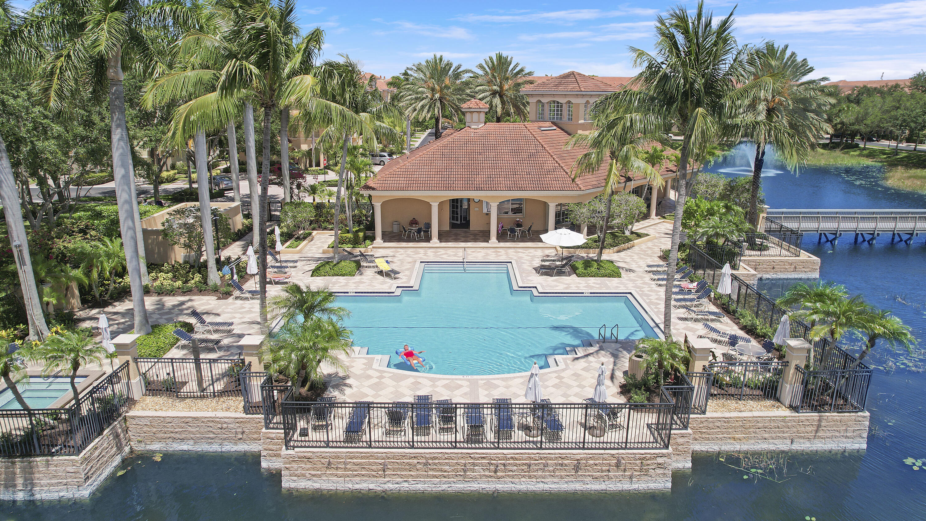 Harbour Oaks Pool / Clubhouse