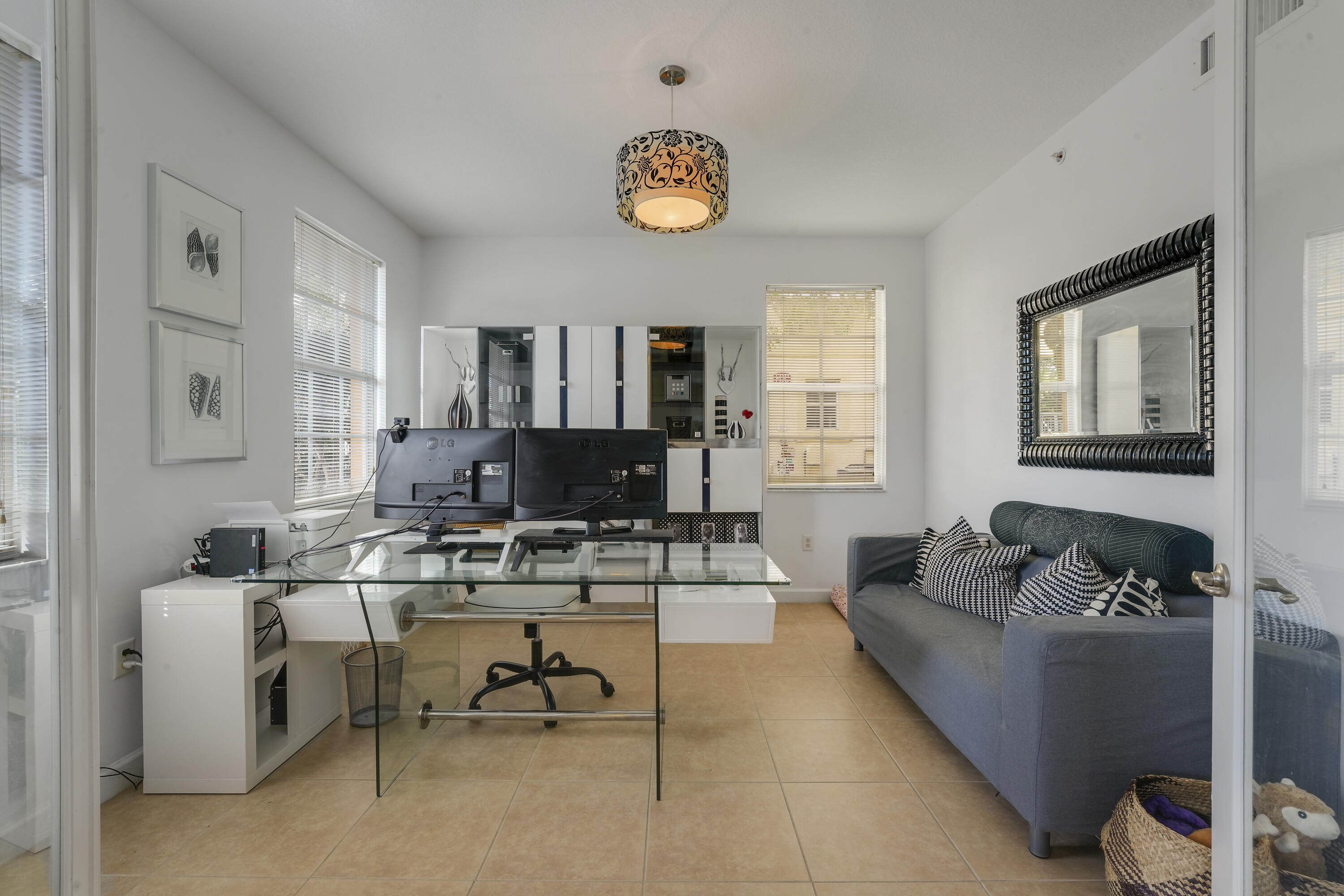 1st Floor Office/Den (Guest Bedroom) 1st Floor Office/Den (Guest Bedroom)