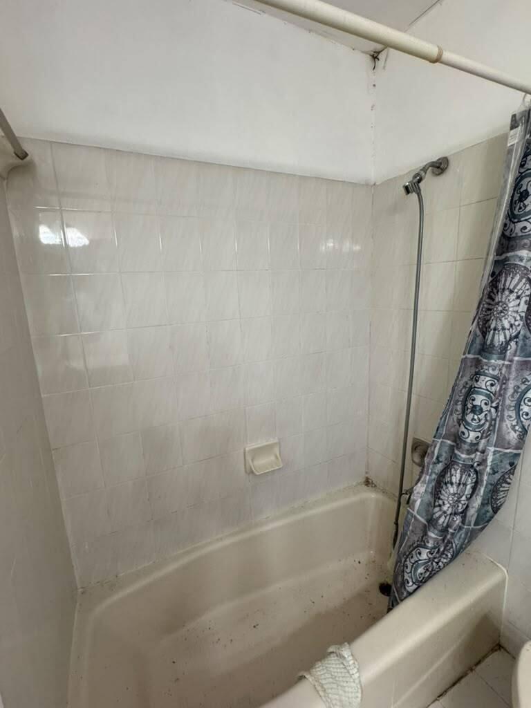 Bathtub