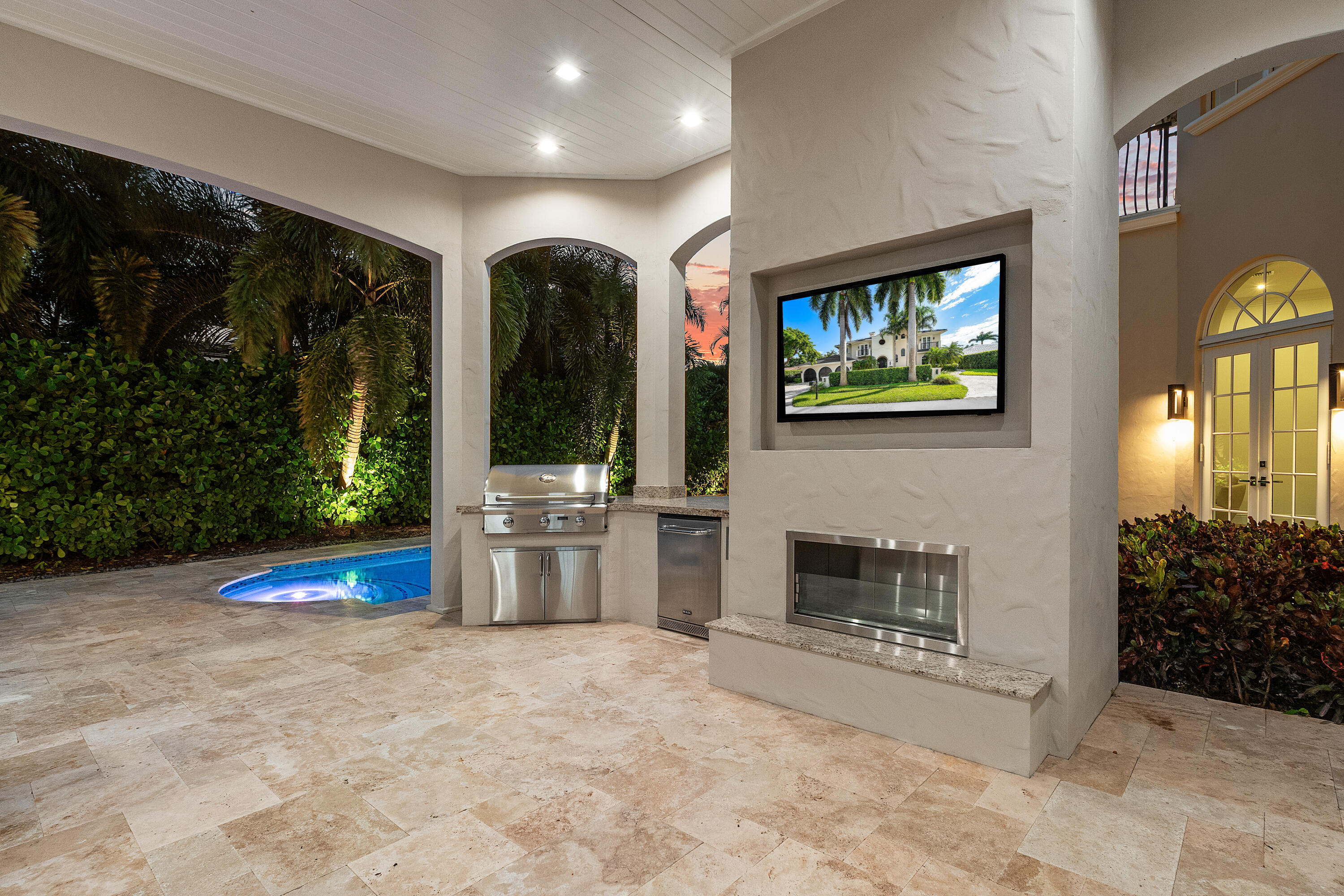 Twilight - Covered Patio