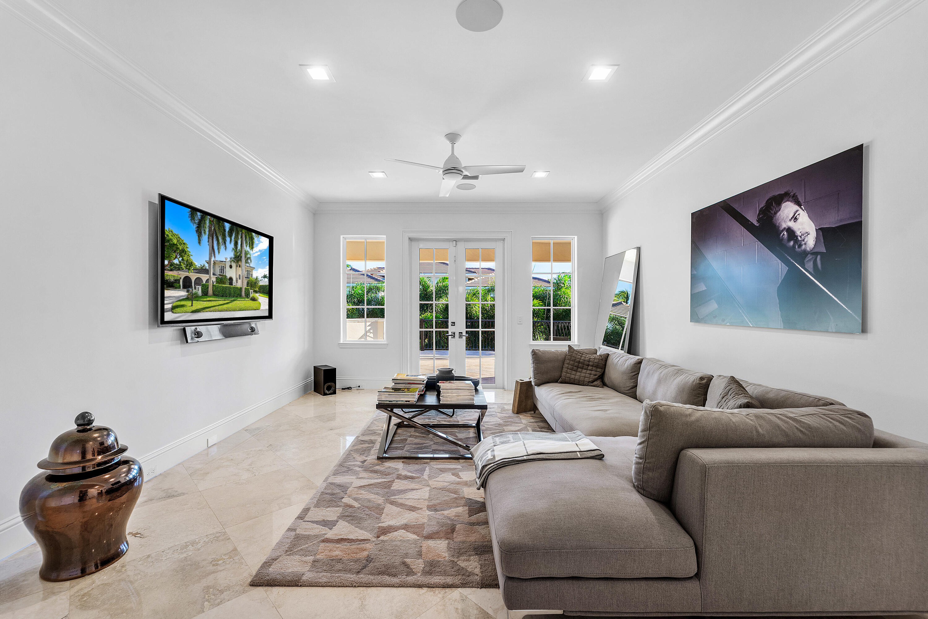 2nd Floor Family Room
