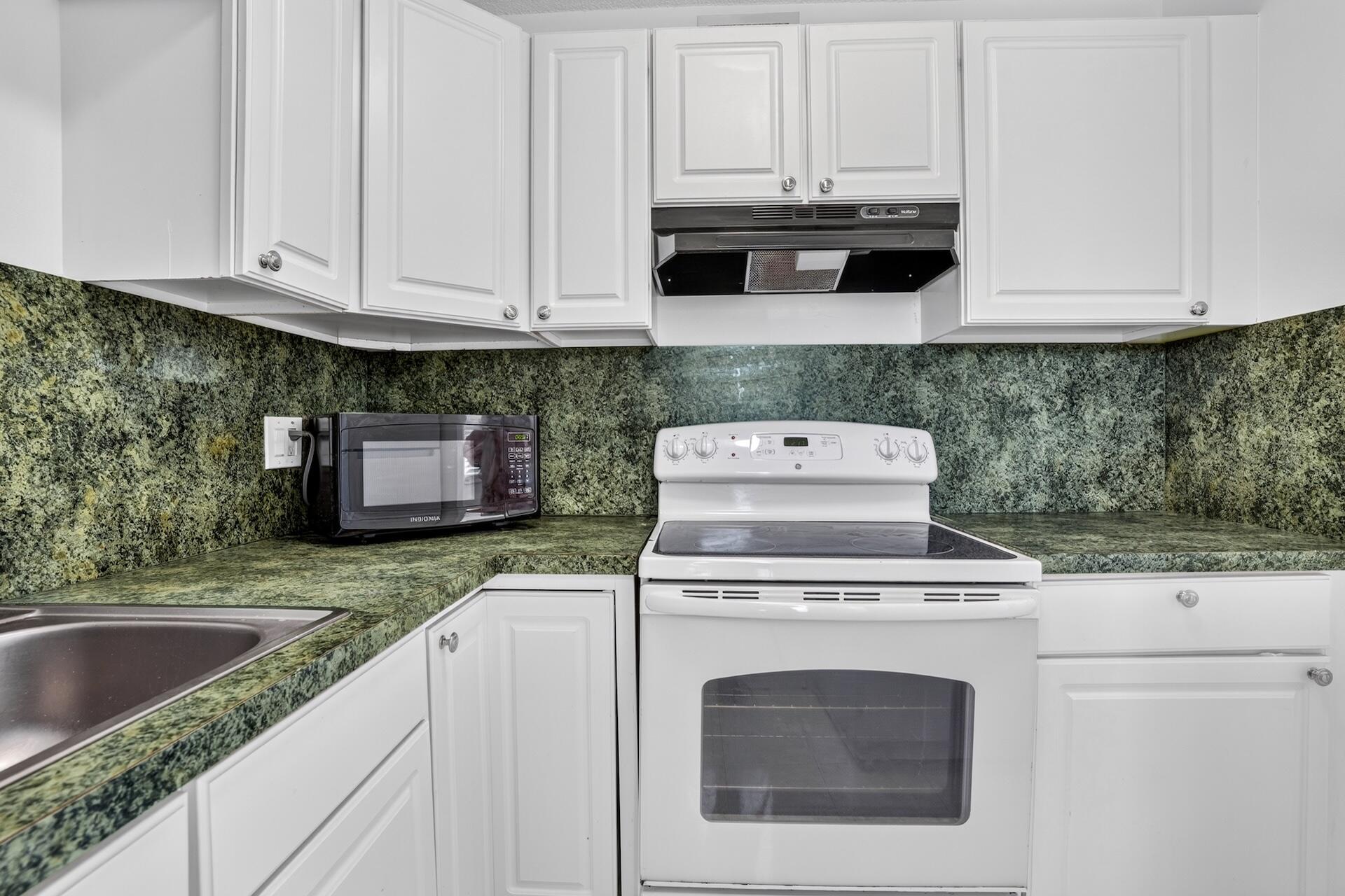 Horizon 404 KITCHEN-6