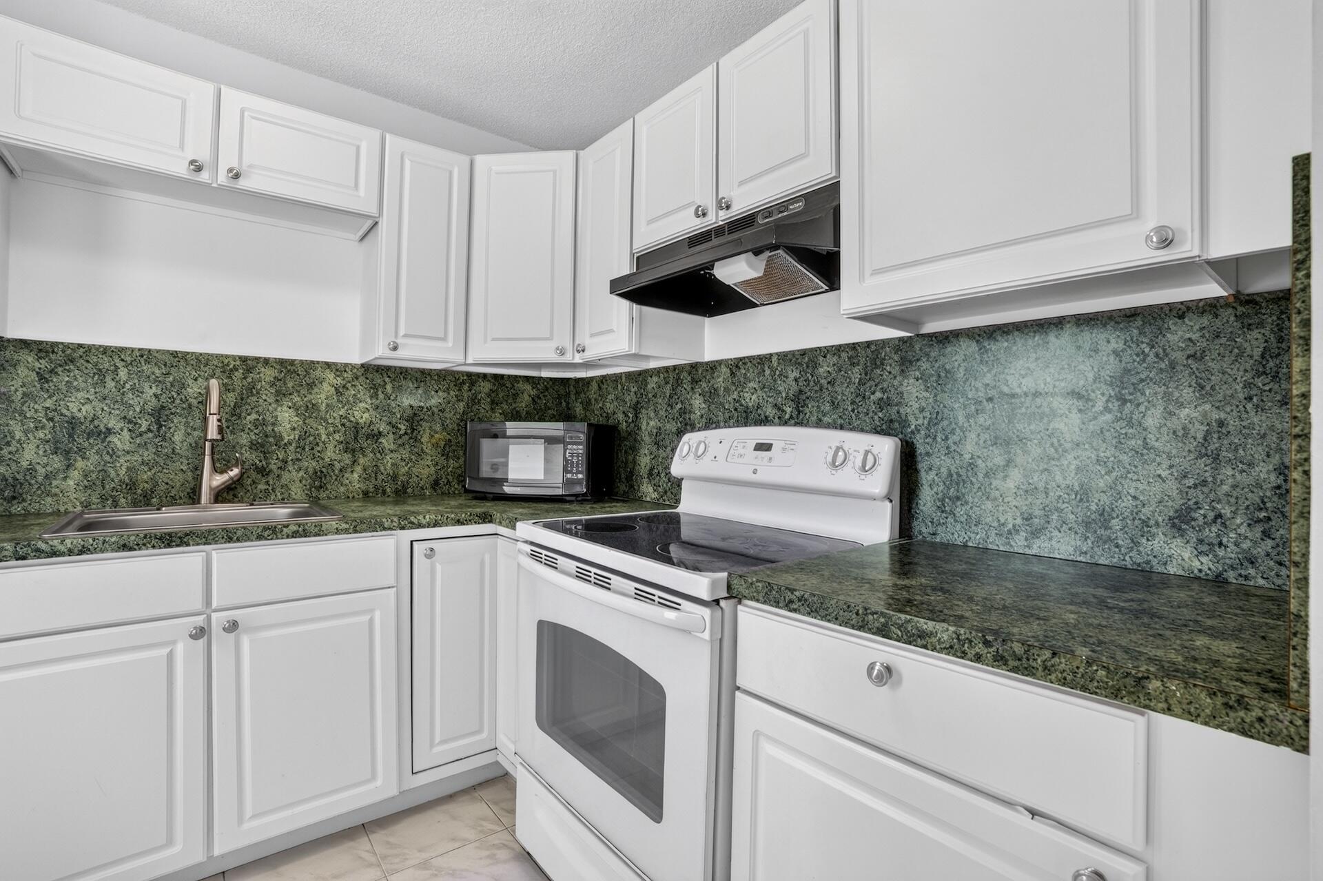 Horizon 404 KITCHEN-2
