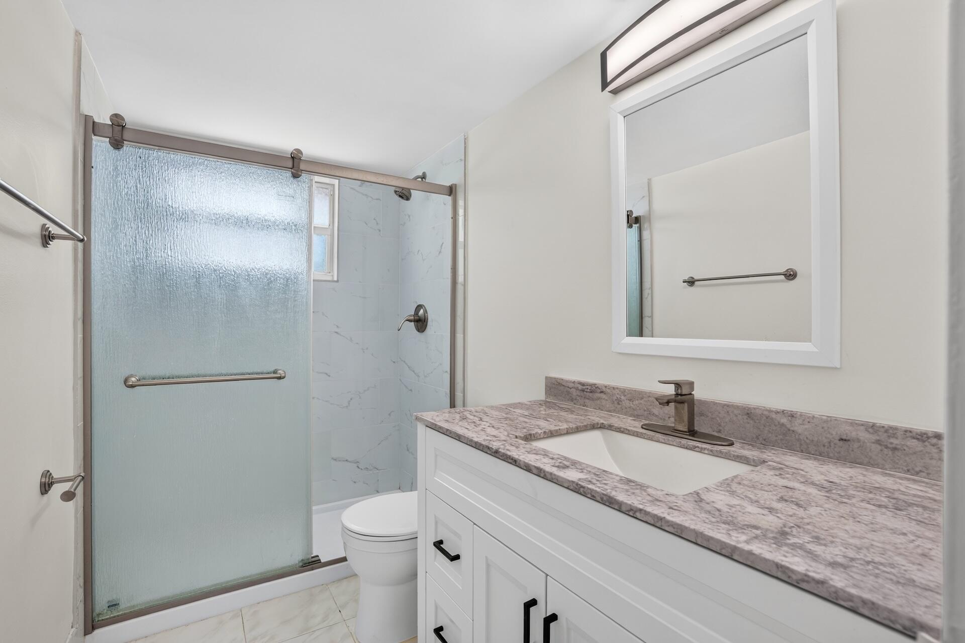 Horizon 404 BATHROOM