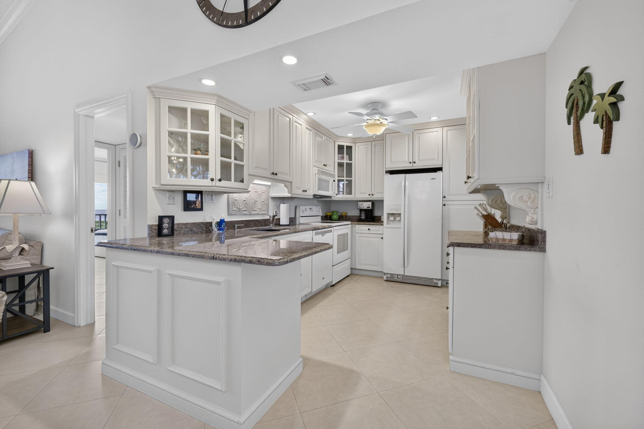 KITCHEN KITCHEN
