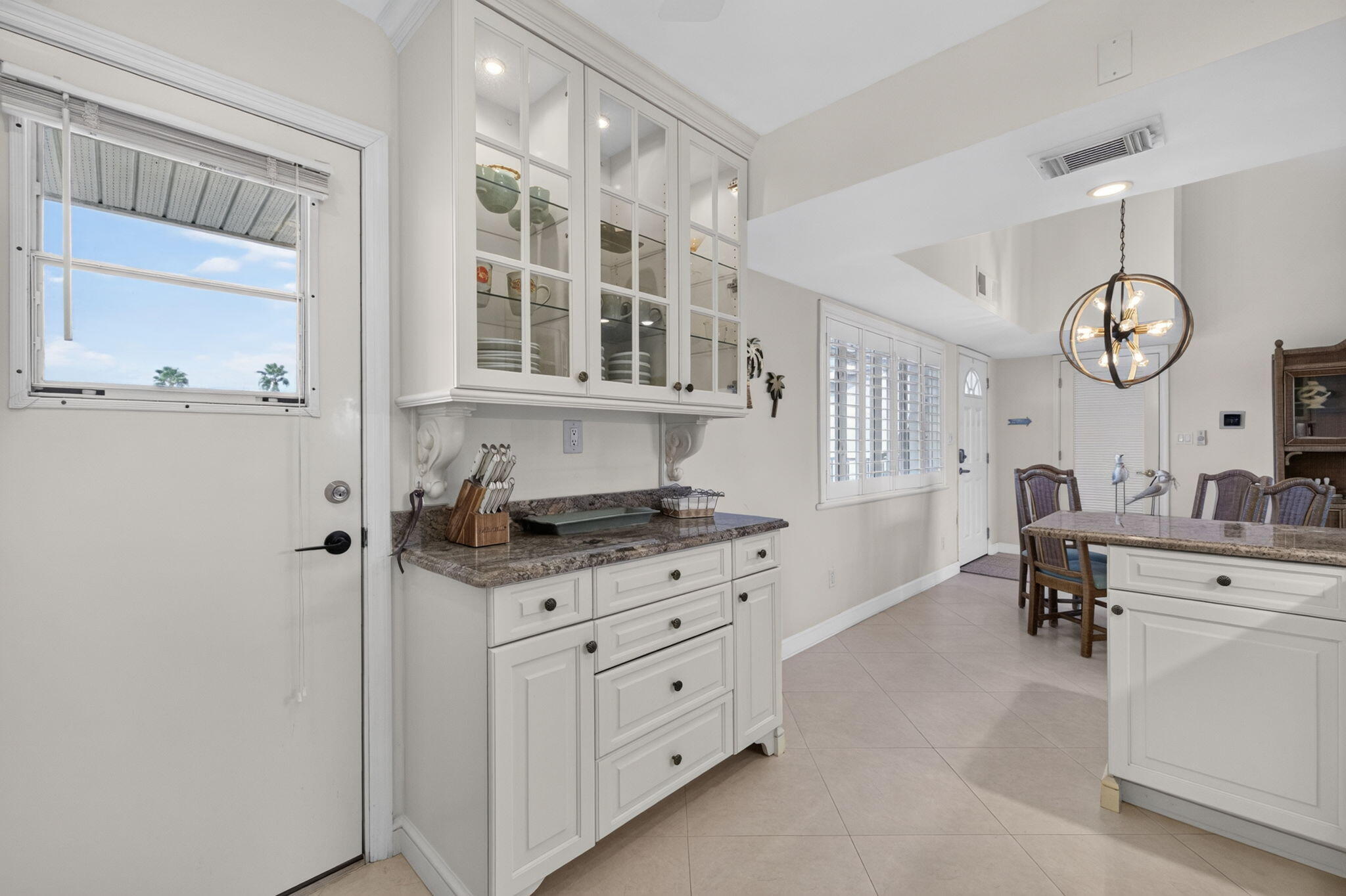 KITCHEN...... KITCHEN......