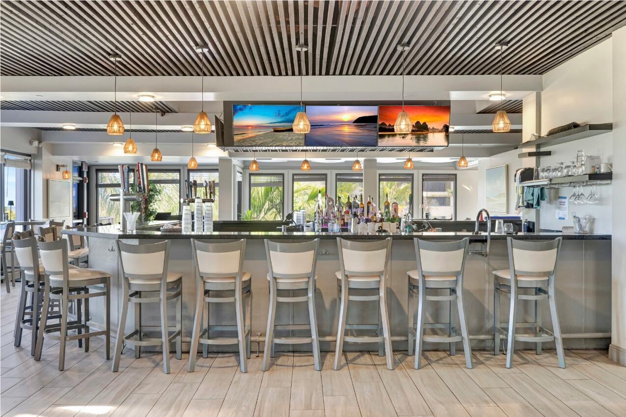 RESTAURANT BAR AREA