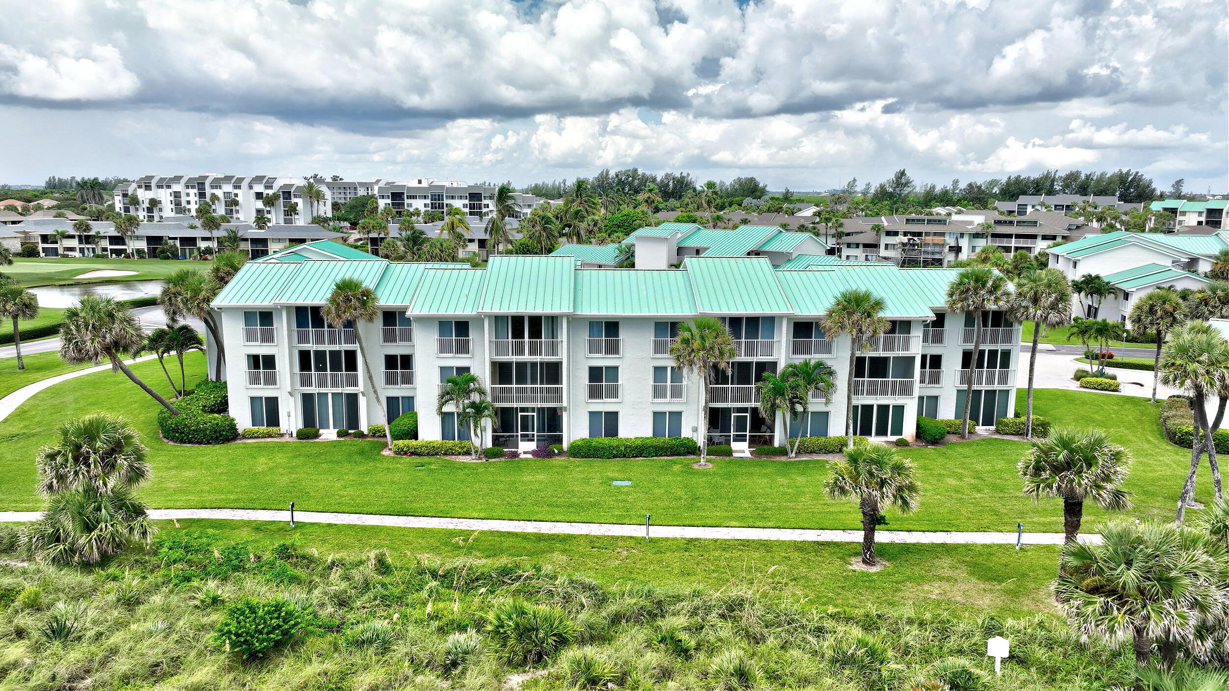 OCEAN FRONT CAPSTAN 100 BUILDING