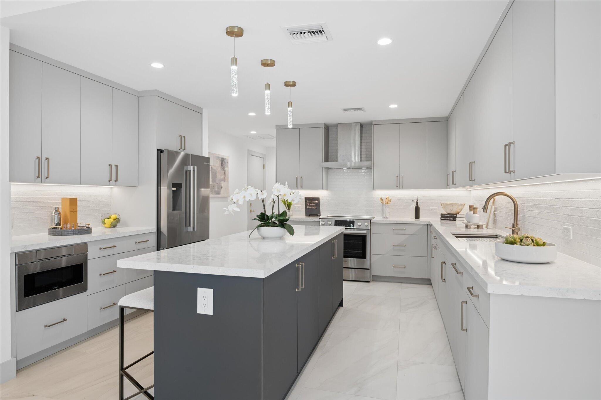 11-Bertanzetti-3111 NE 55th St-11