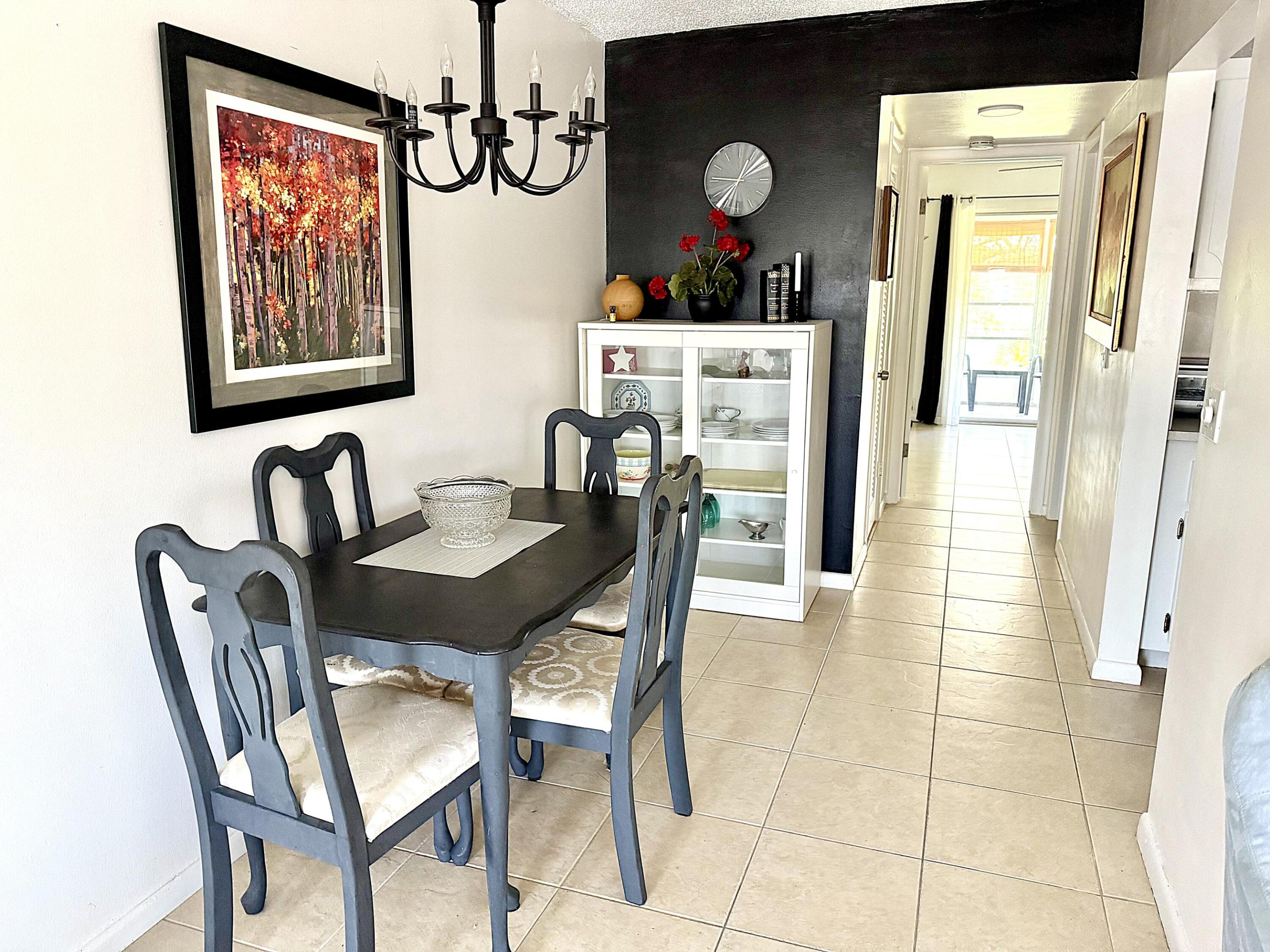 Dining Area Dining Area