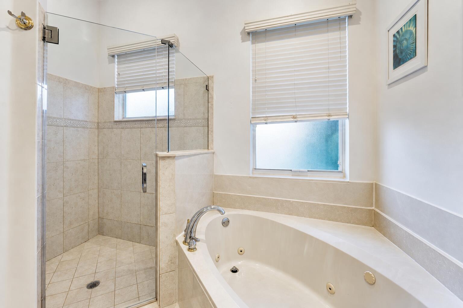 *bathroom03C31466-D2B1-4B20-8B2B-BB65335
