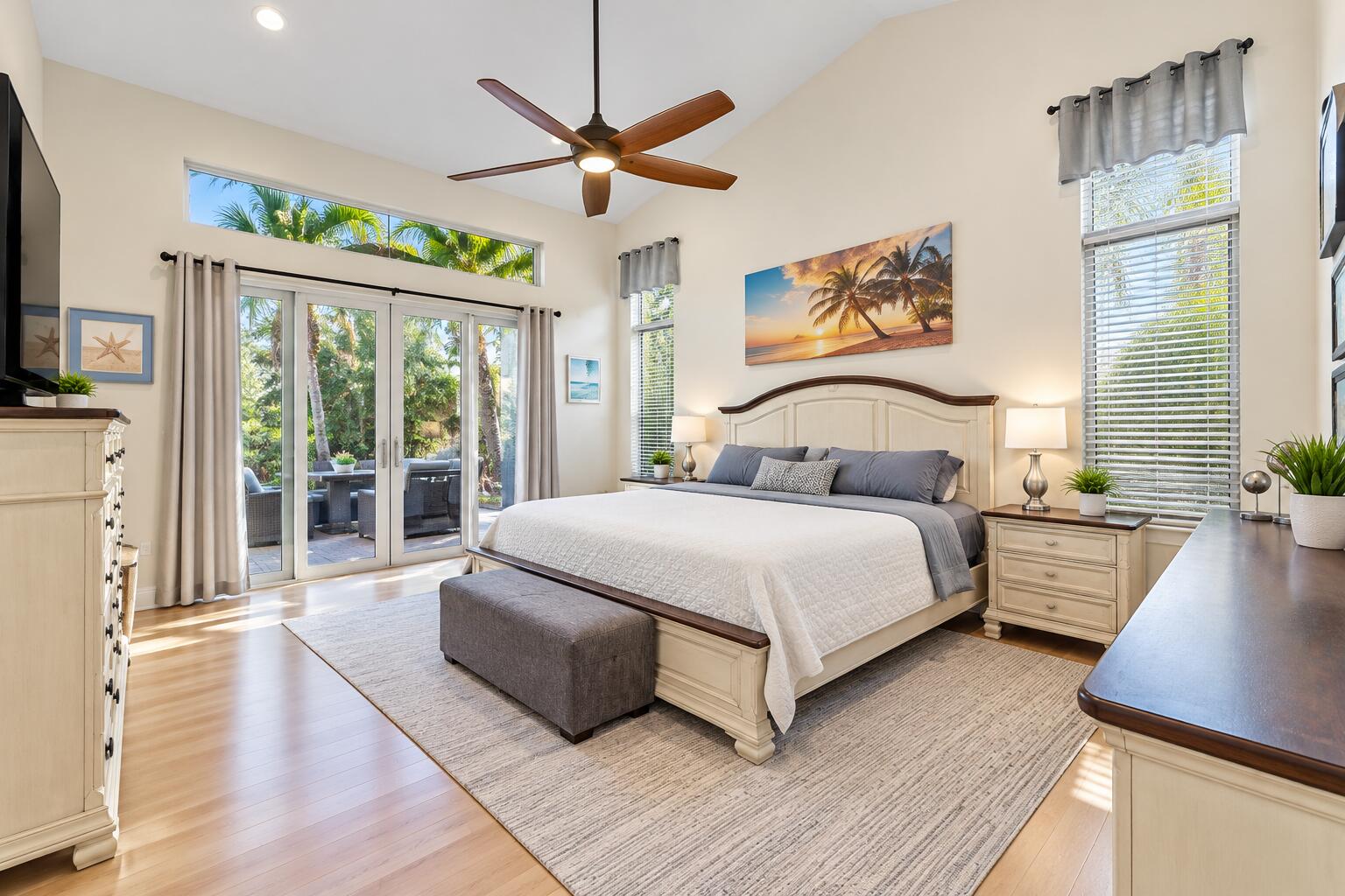 *bedroom master2136F813-A284-4D6D-B115-D