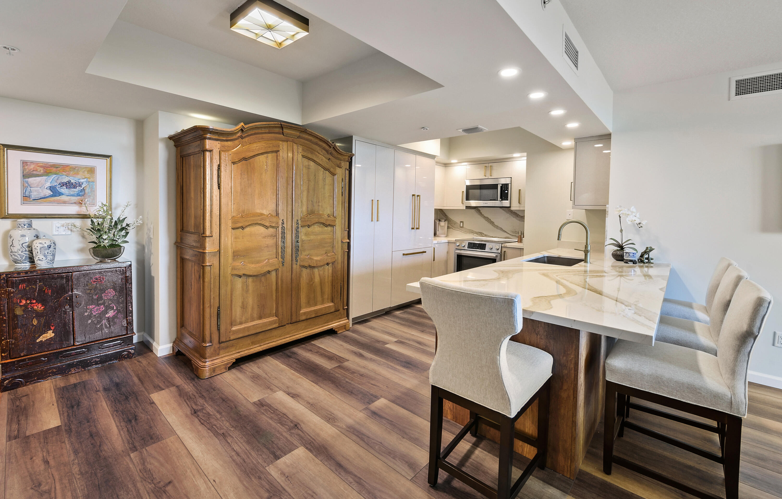403 S Sapodilla Ave 501