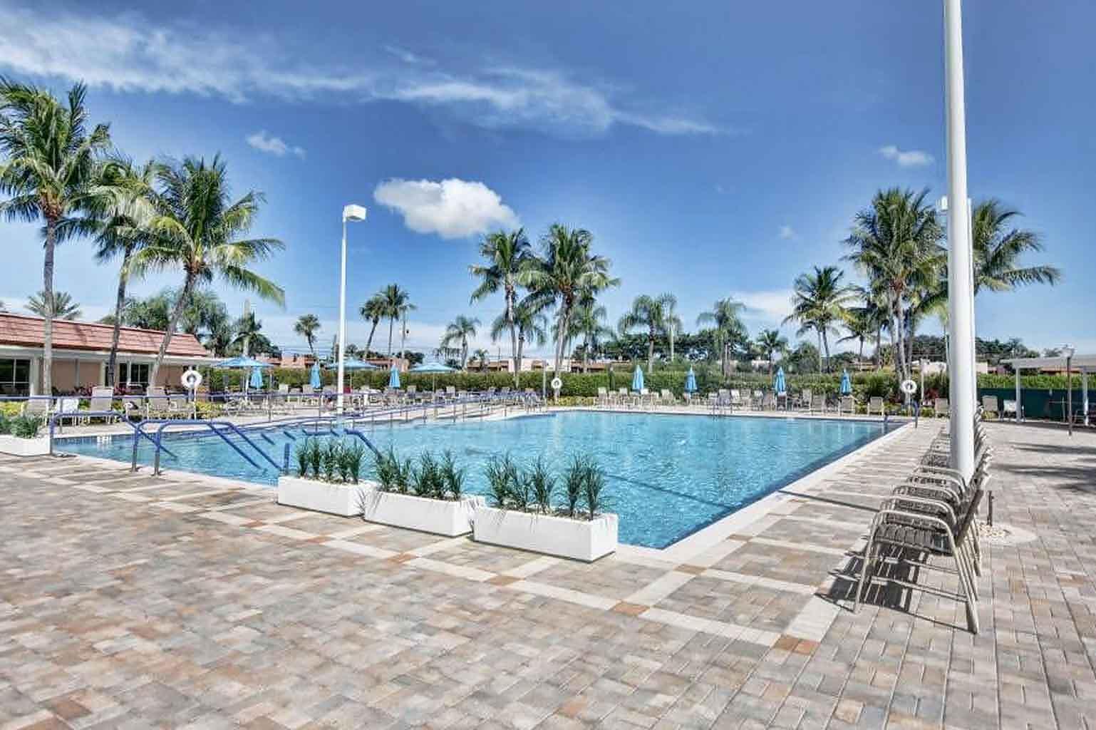 20-Kings-Point-Monaco-Outdoor-Pool
