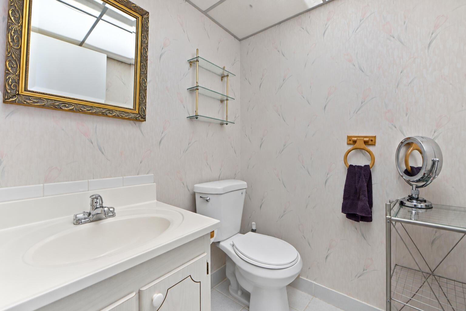 10 - 14 Bathroom 01