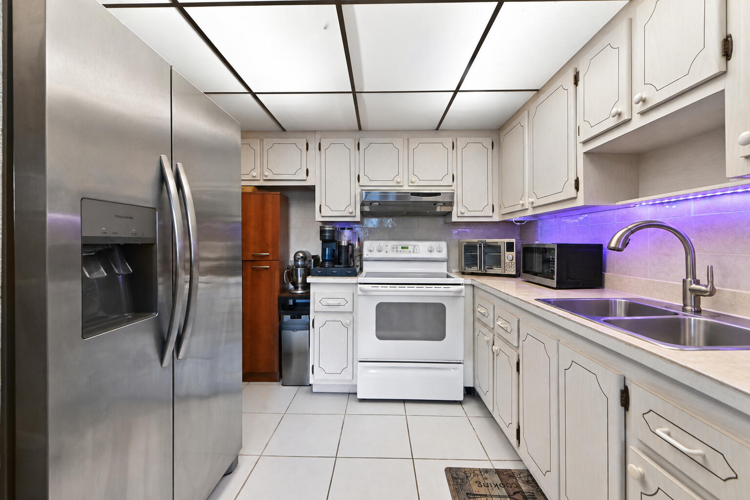 02 - 21 Kitchen 01 02 - 21 Kitchen 01